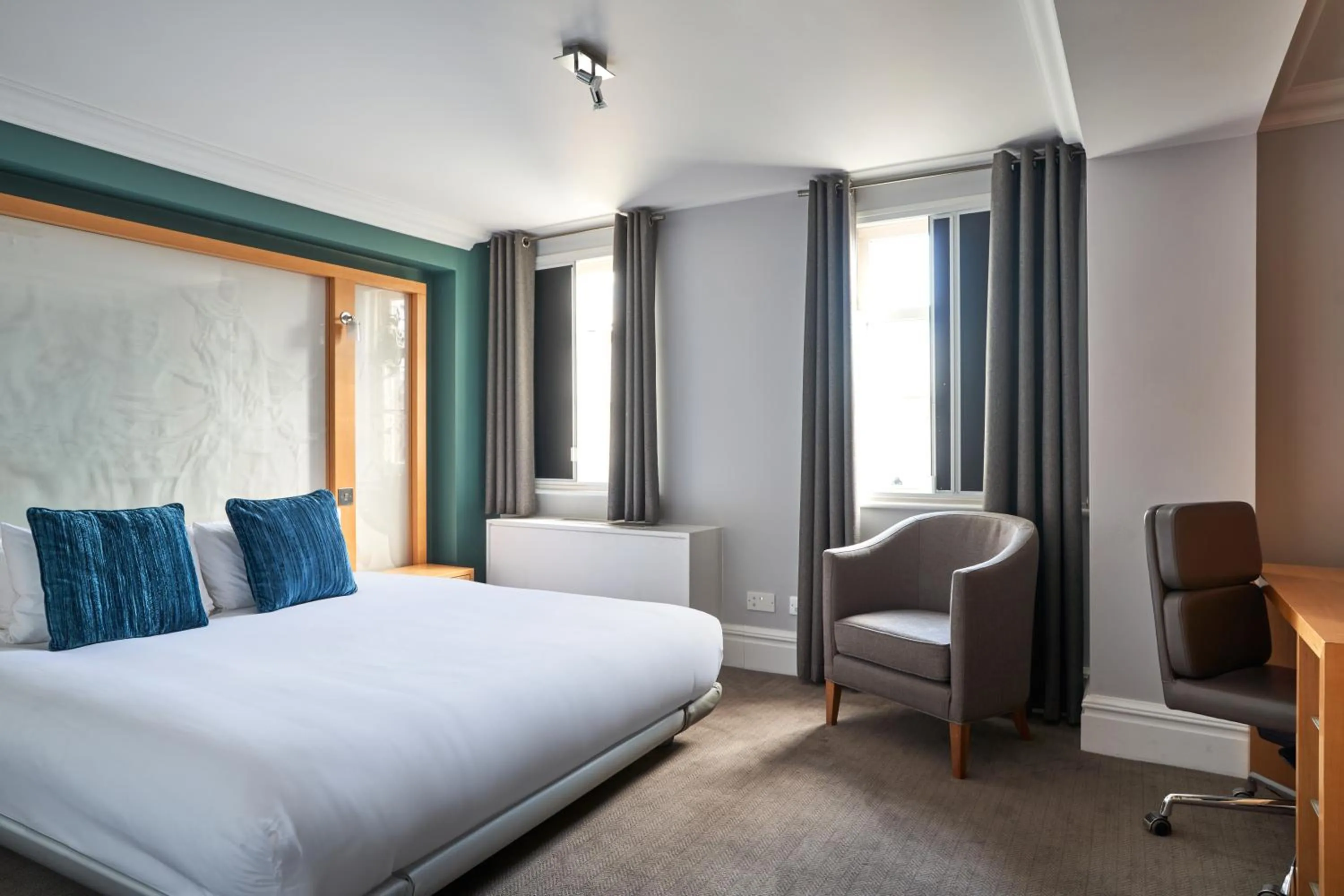 Bedroom, Bed in Thistle London Park Lane