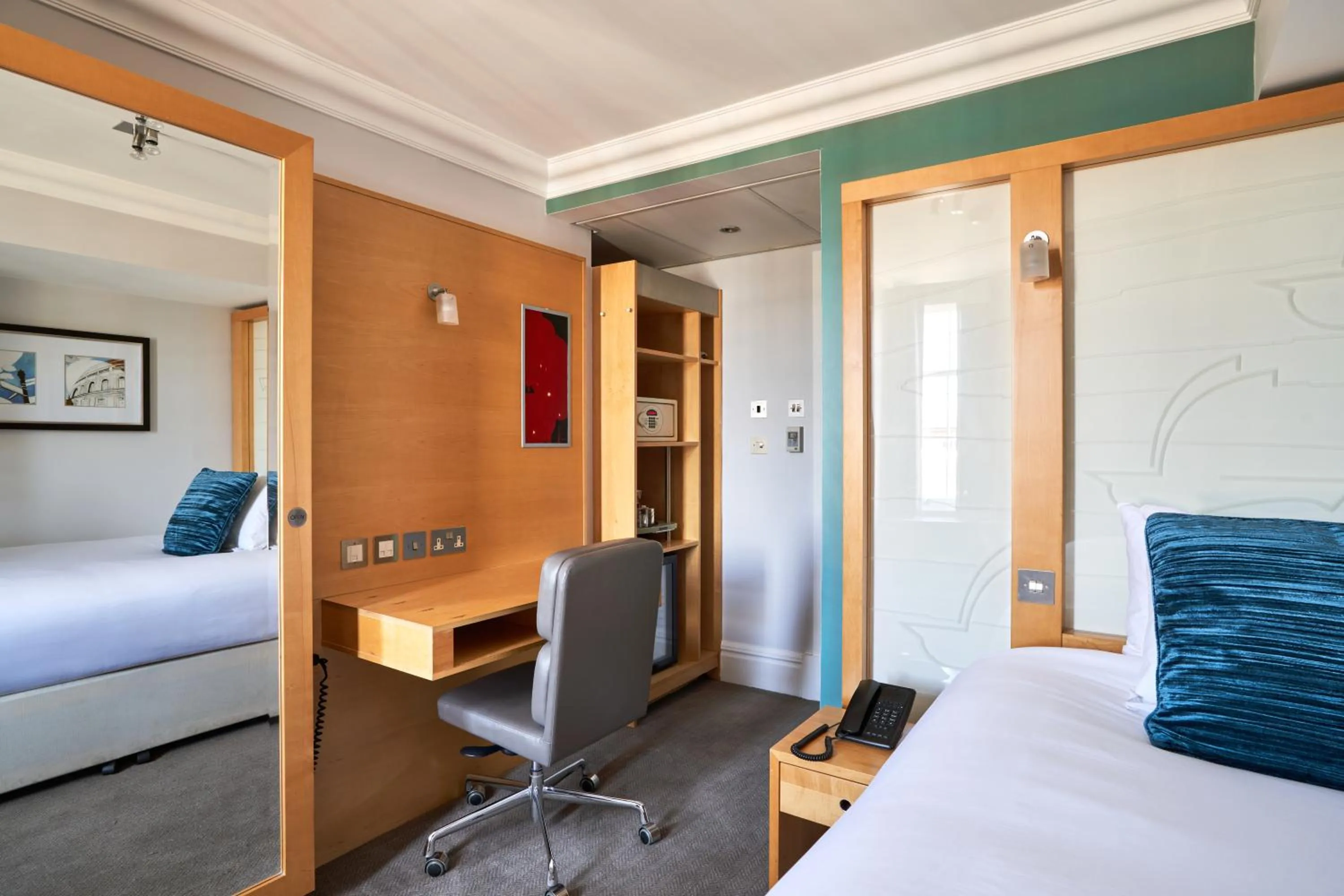 Bedroom, Bed in Thistle London Park Lane