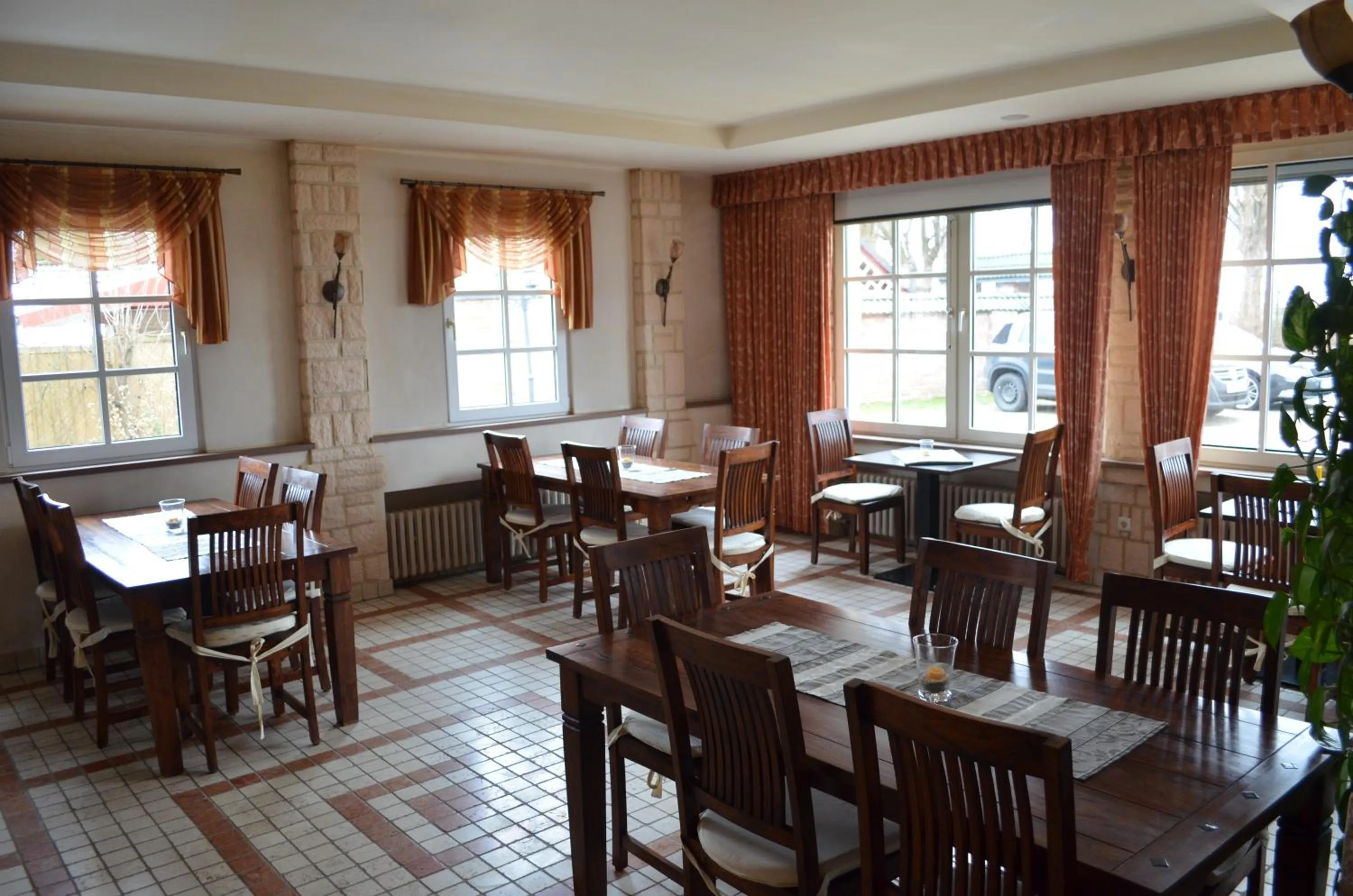 Restaurant/places to eat in Eggersheimer Hof