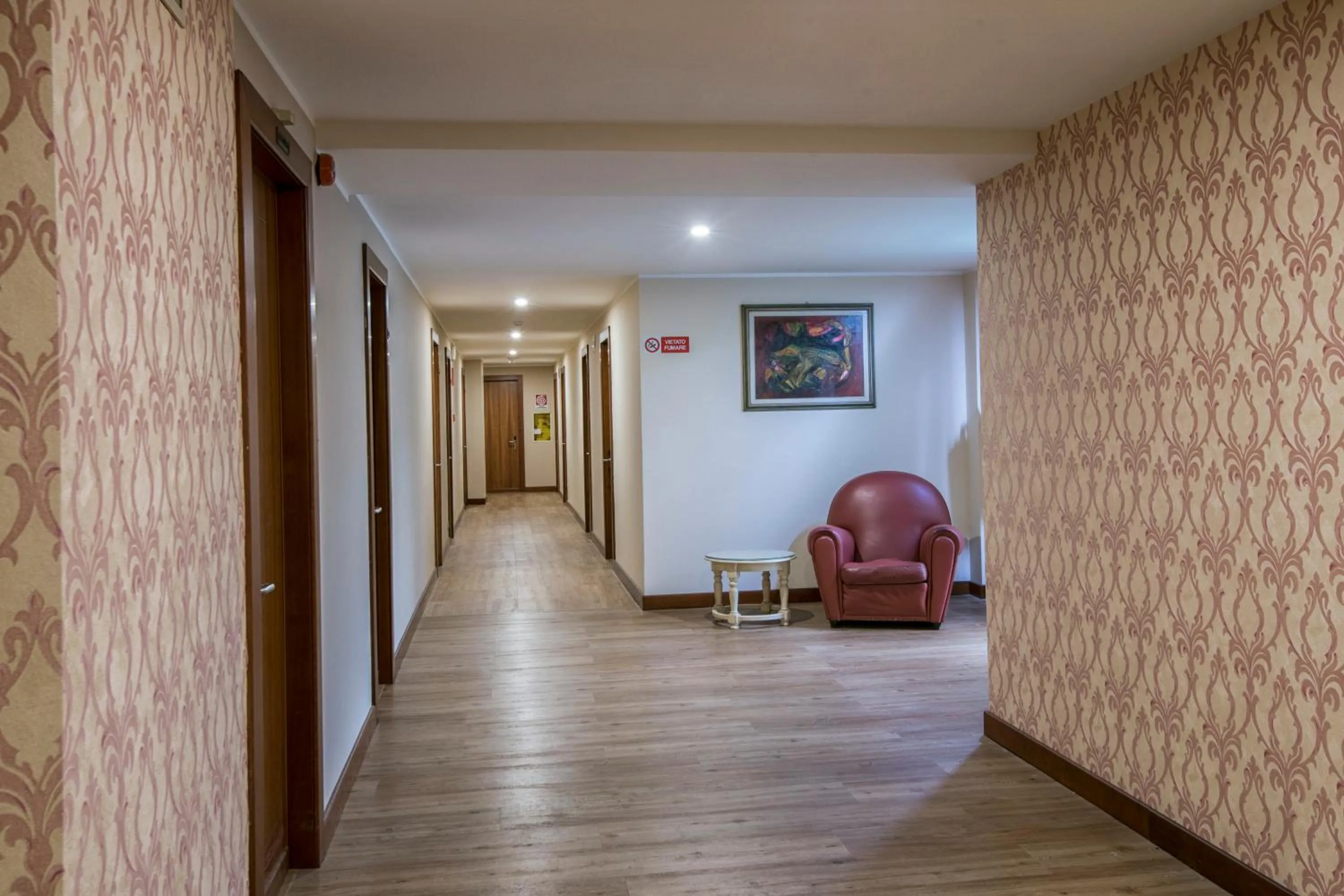 Restaurant/places to eat in Marchi Hotel