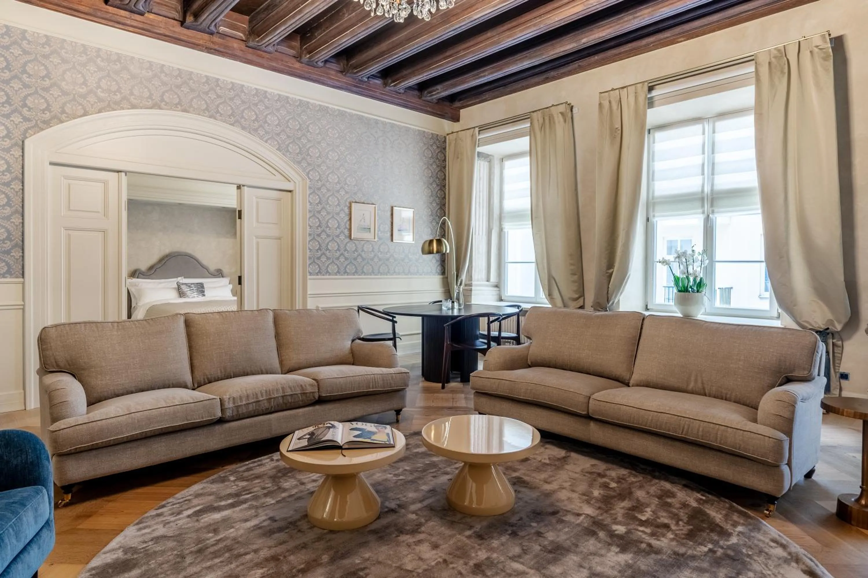 Bed in Hotel Unicus Palace Old Town - Destigo Hotels