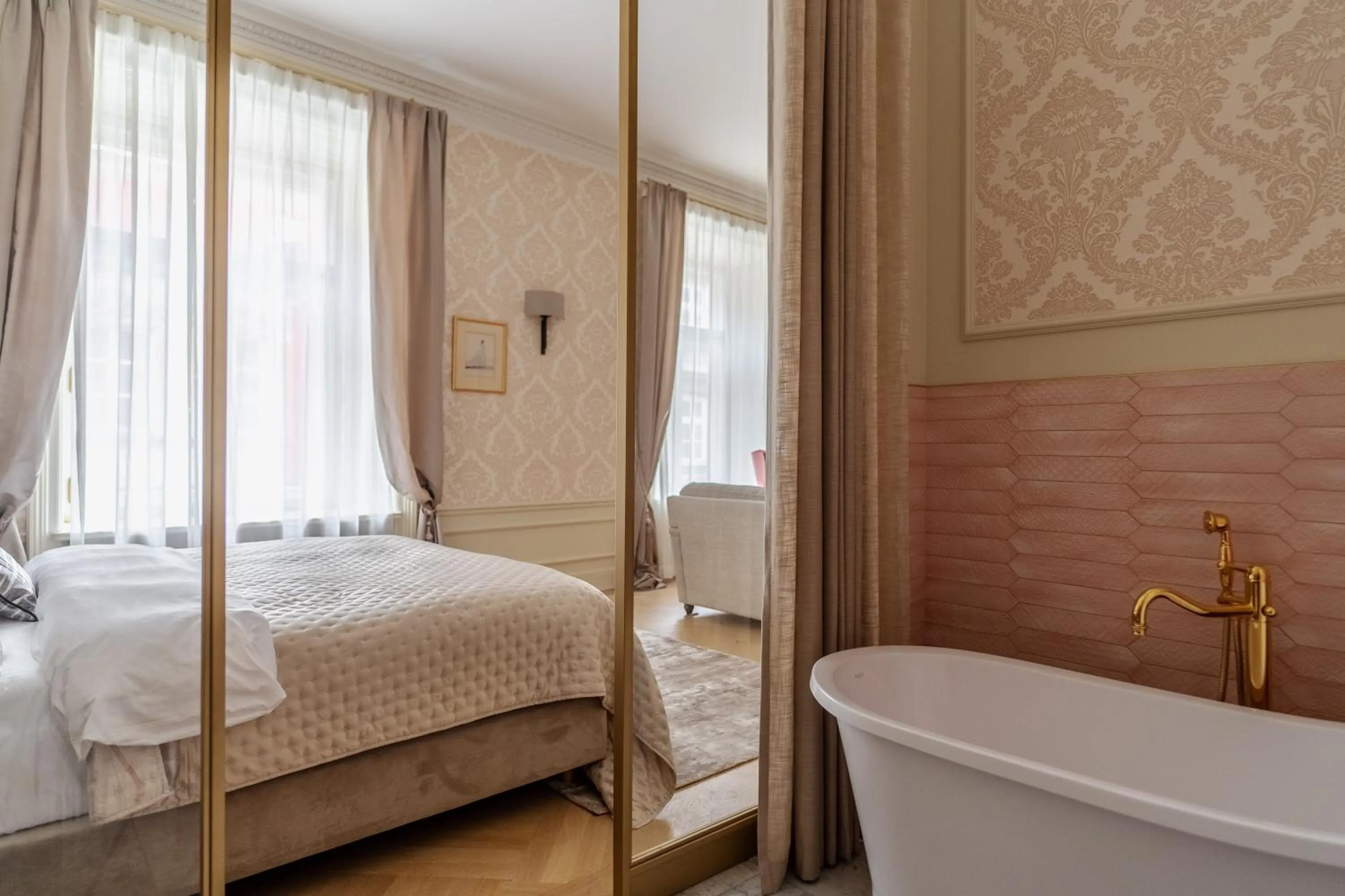 Bed in Hotel Unicus Palace Old Town - Destigo Hotels