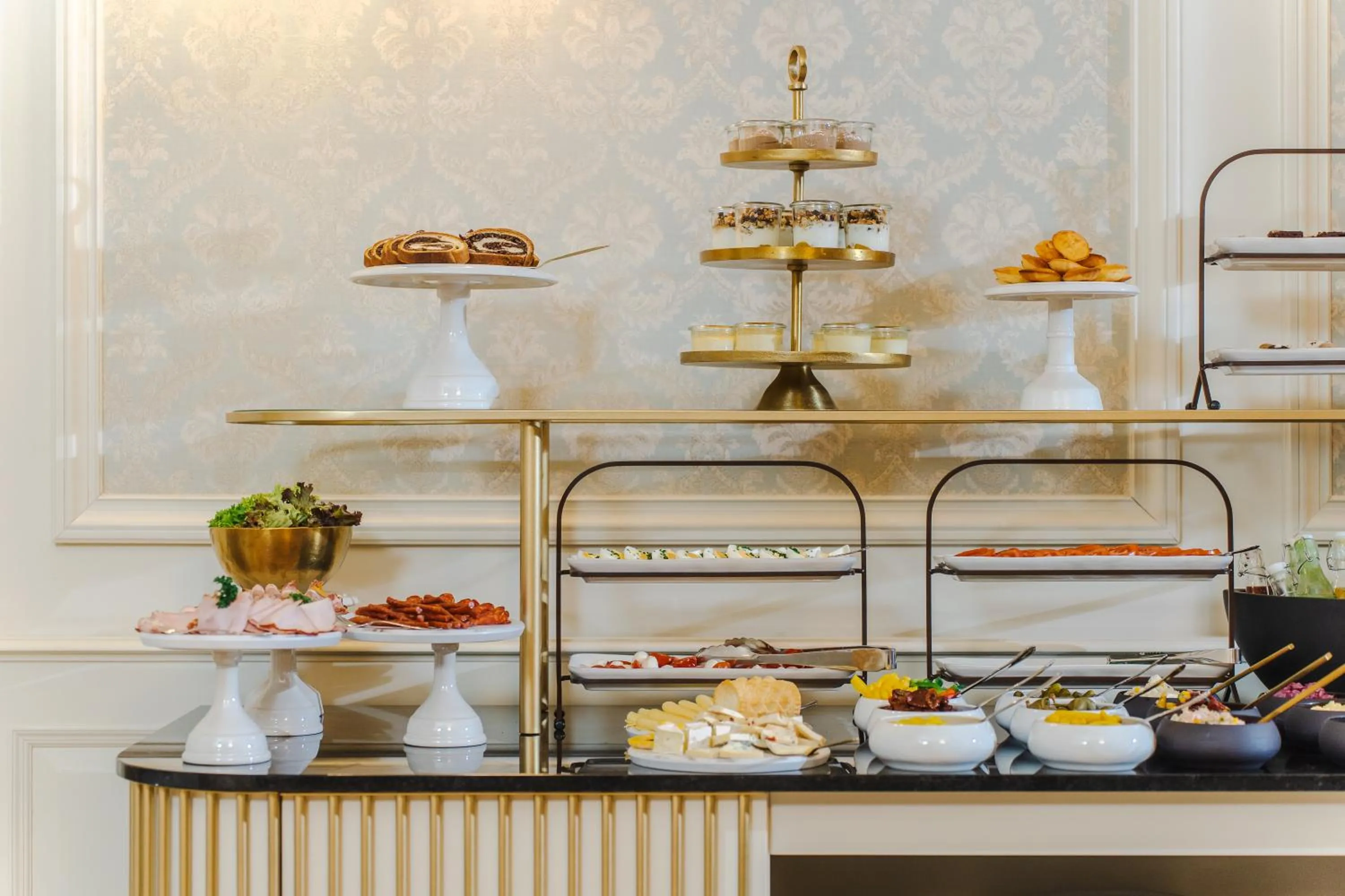 Breakfast in Hotel Unicus Palace Old Town - Destigo Hotels