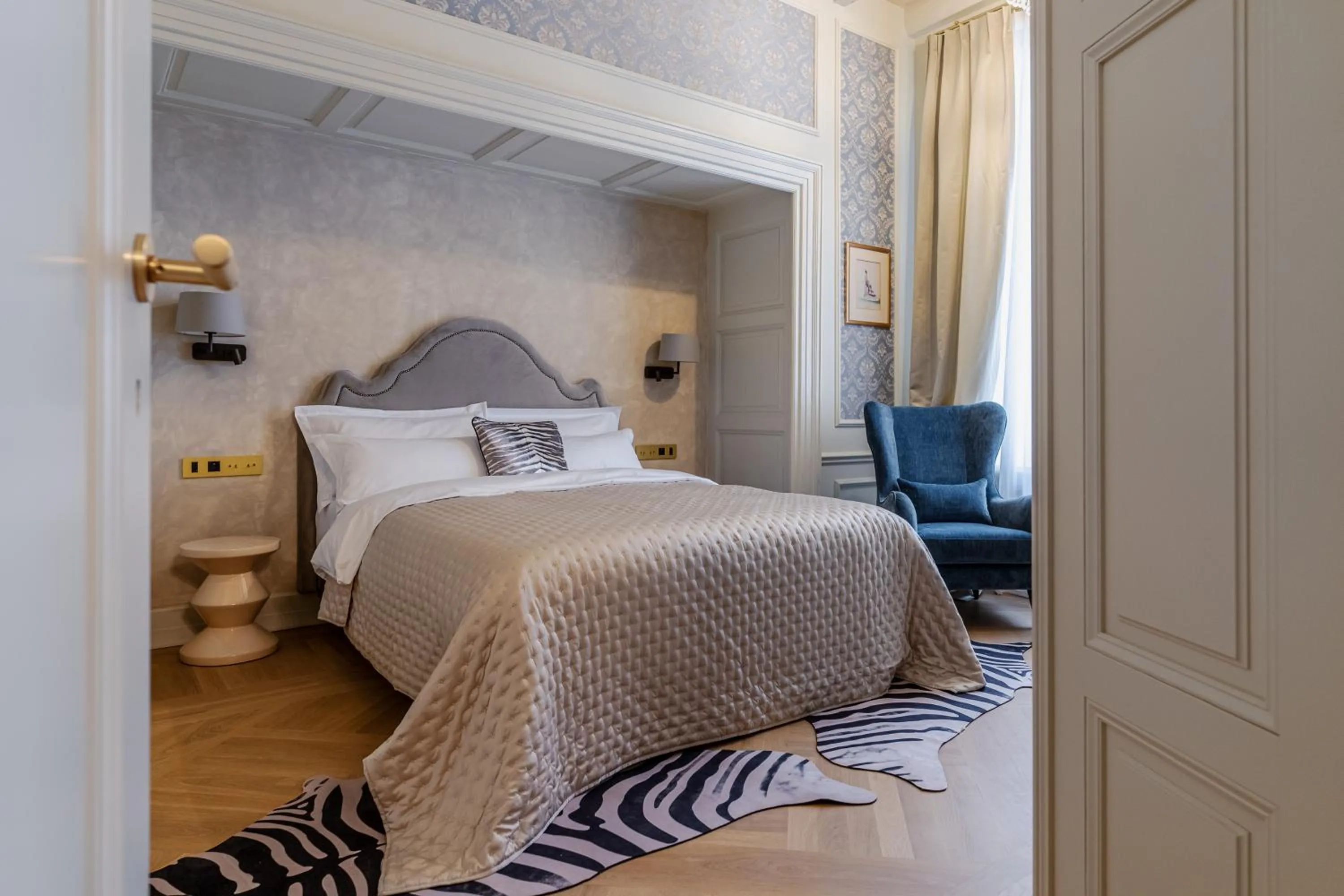 Bed in Hotel Unicus Palace Old Town - Destigo Hotels