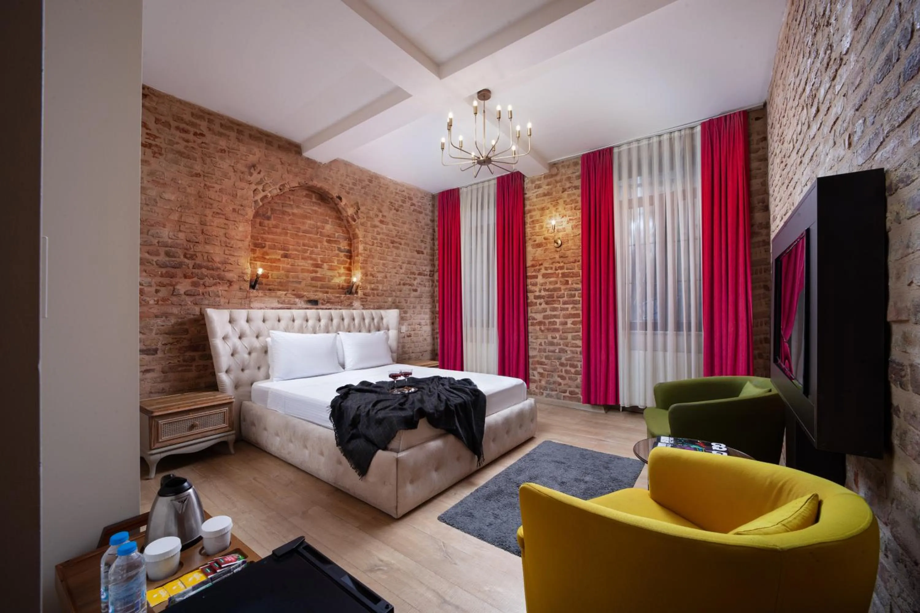 Photo of the whole room in Nine Istanbul Hotel