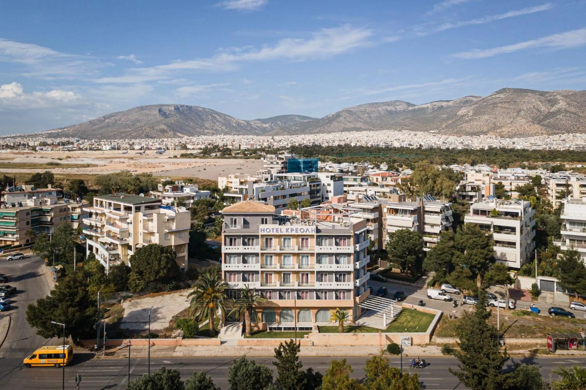 Property building in Kreoli Suites Glyfada