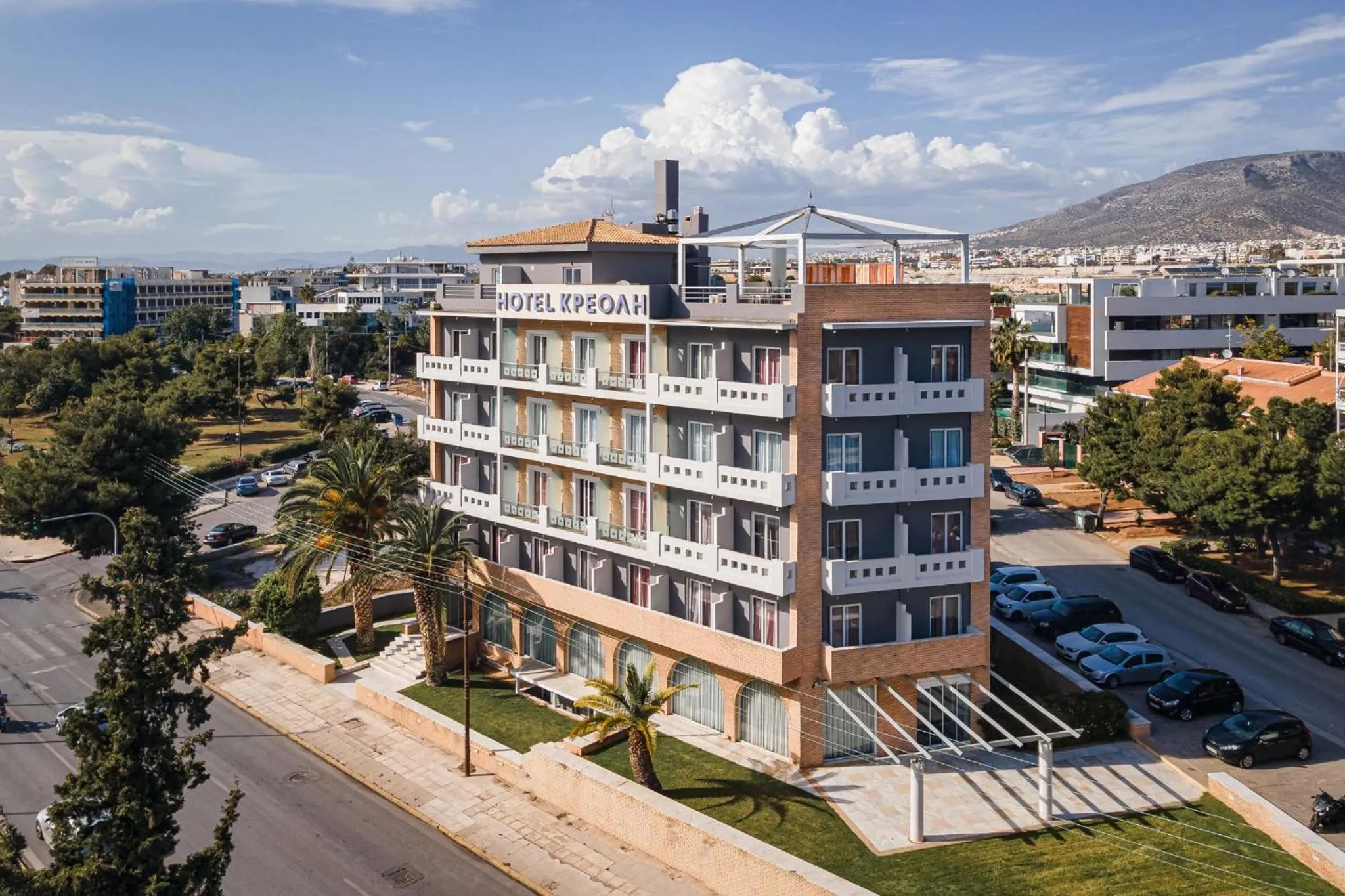 Property building in Kreoli Suites Glyfada