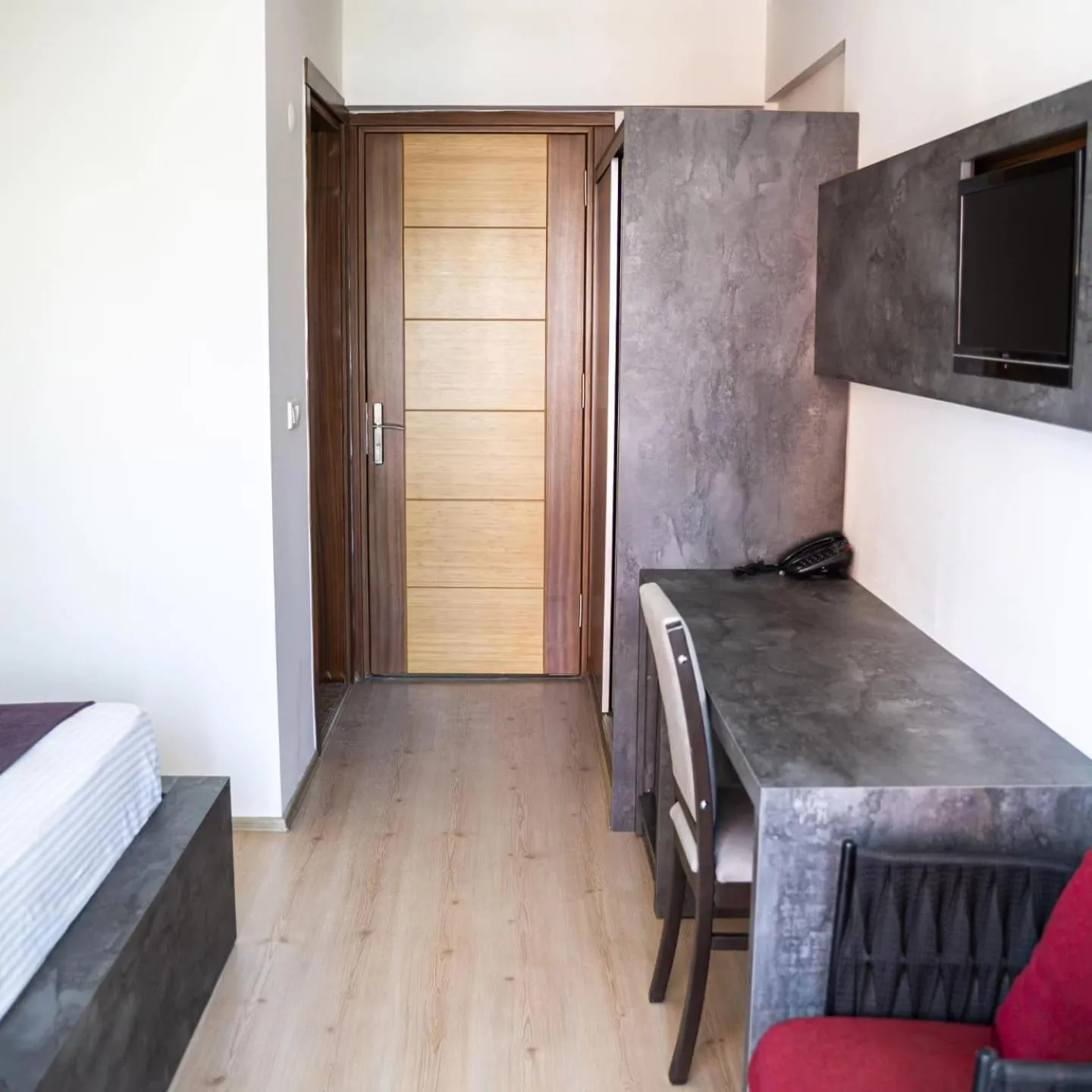 Photo of the whole room, Bed in Sirin Residence