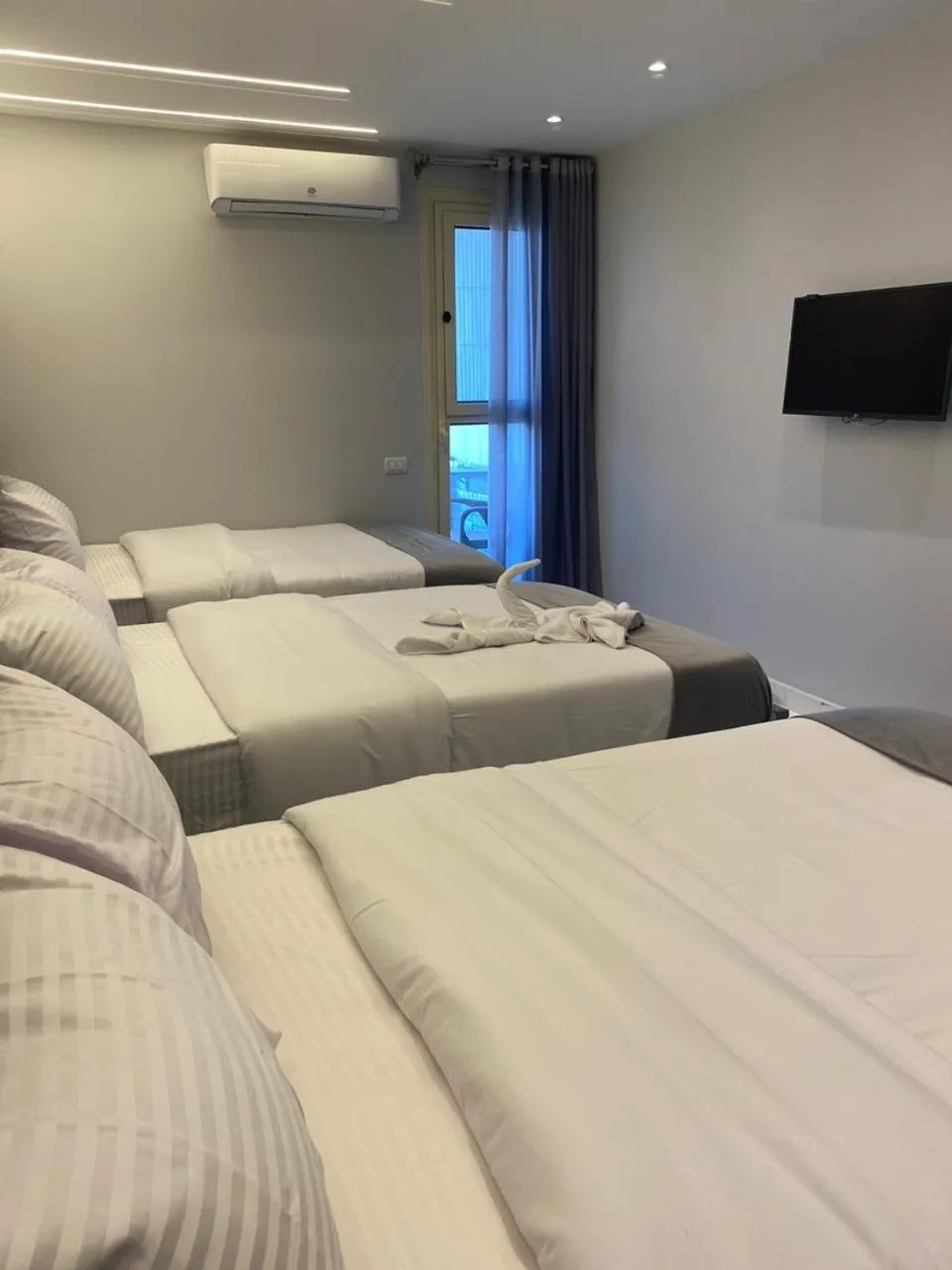 Photo of the whole room, Bed in pyramids grand museum inn