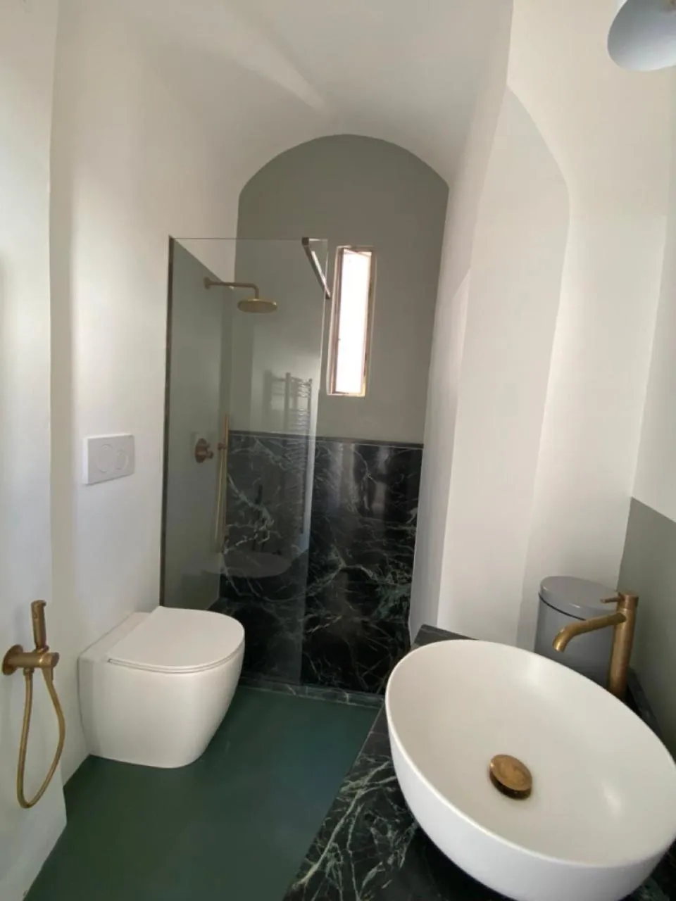 Shower in Roiss Haus Suites