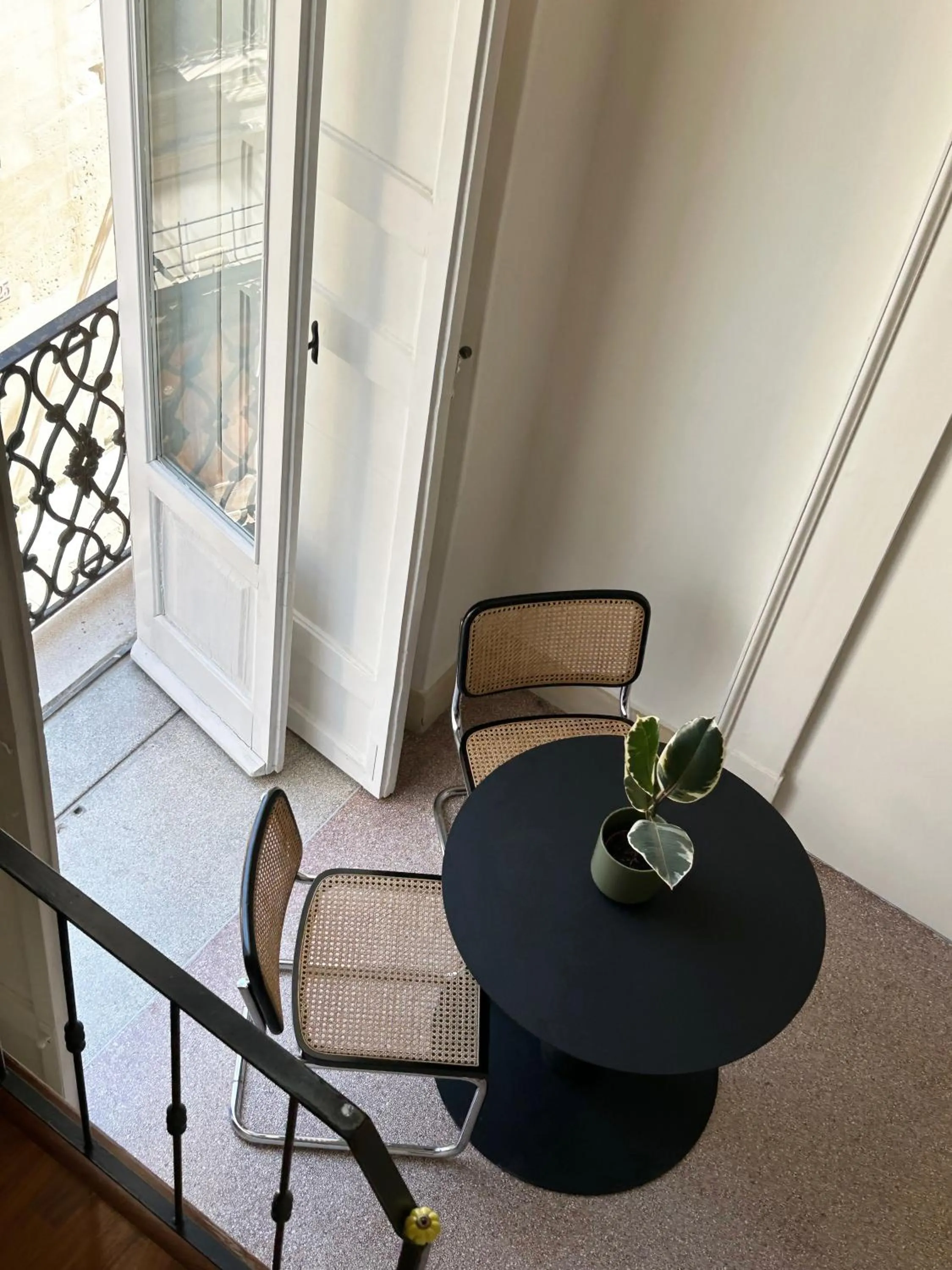Seating area in Roiss Haus Suites