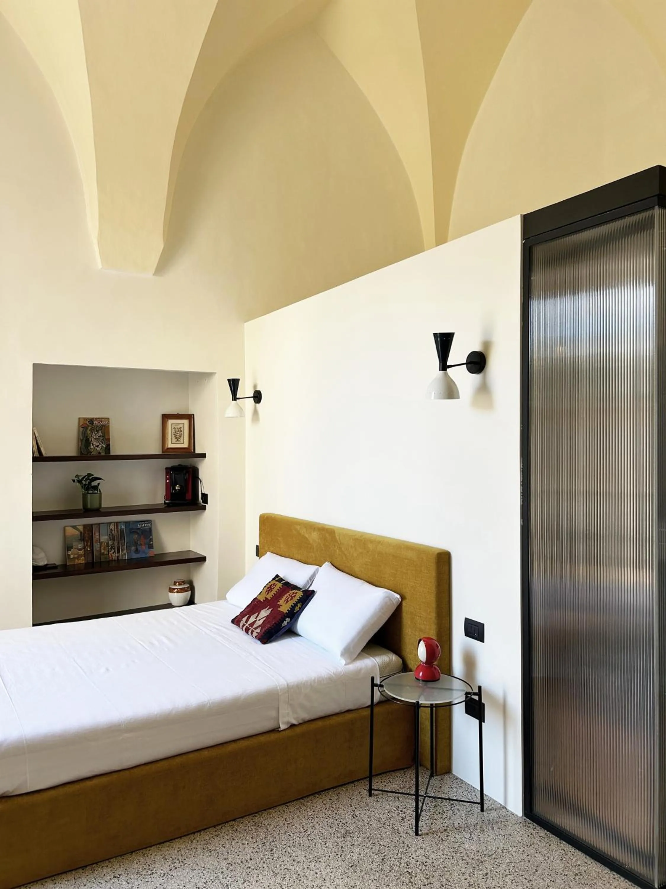 Bedroom, Bed in Roiss Haus Suites