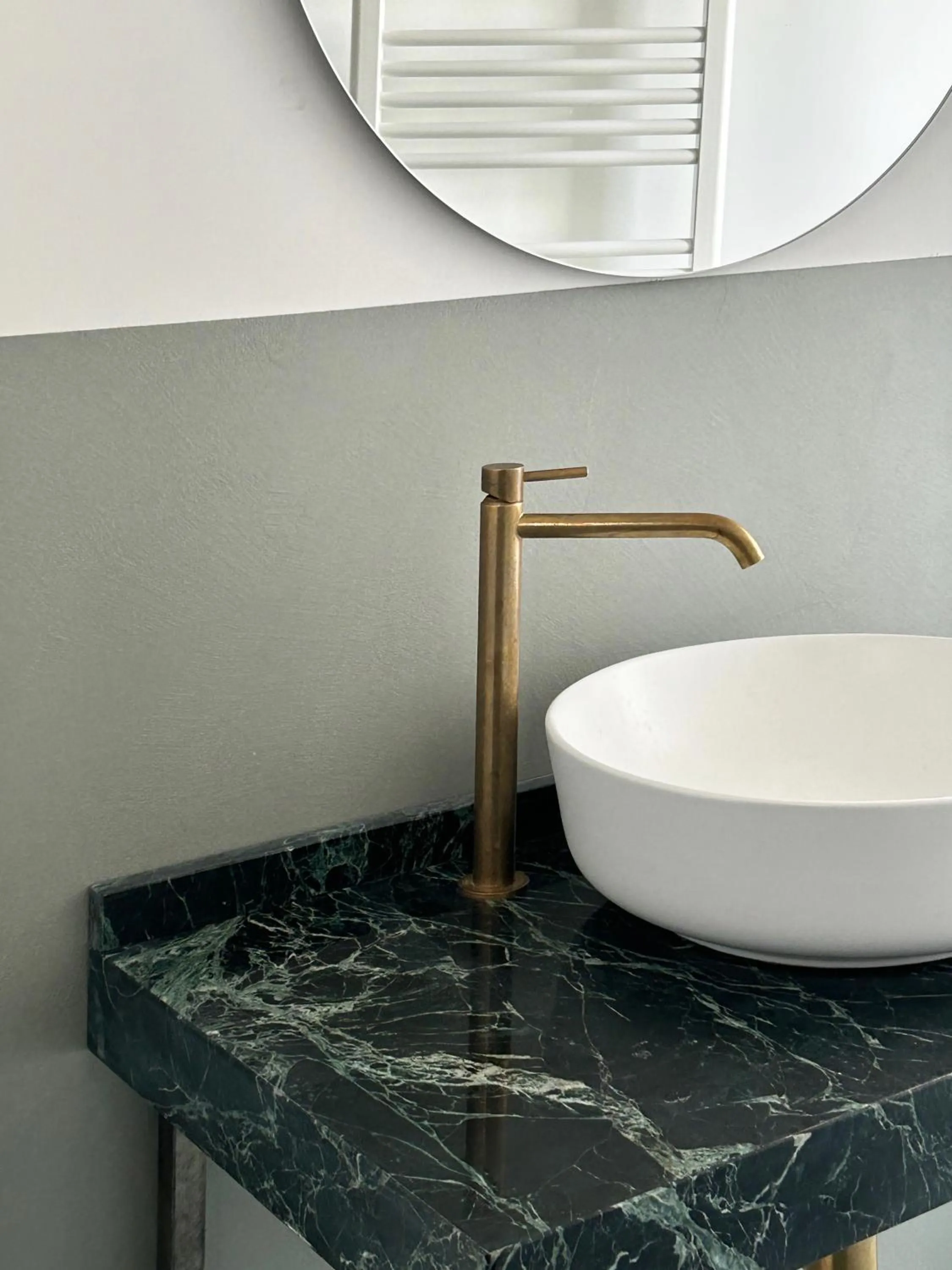 Bathroom in Roiss Haus Suites