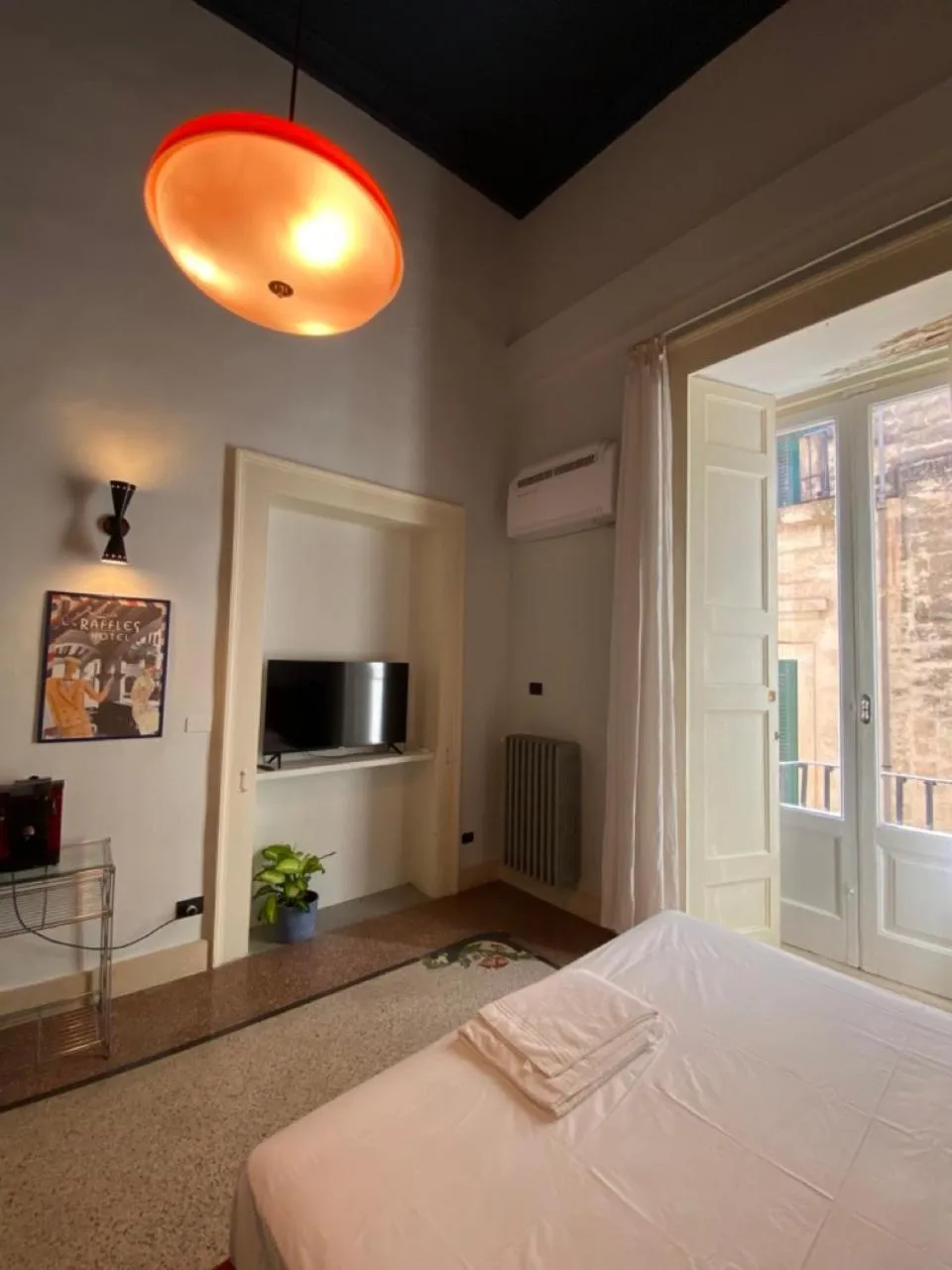 Bedroom, Bed in Roiss Haus Suites