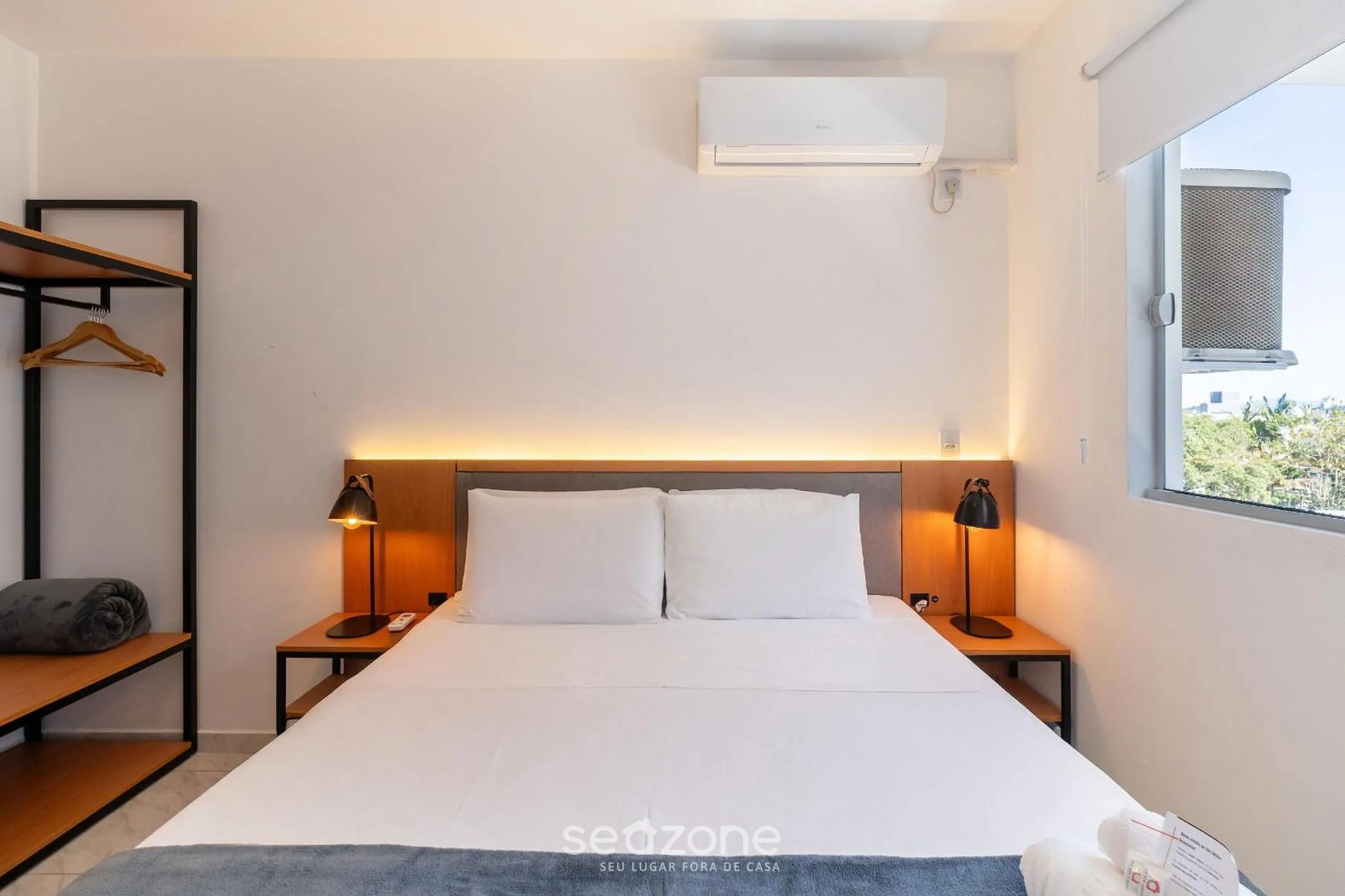 Bedroom, Bed in Apartamentos em Jurerê - JMA