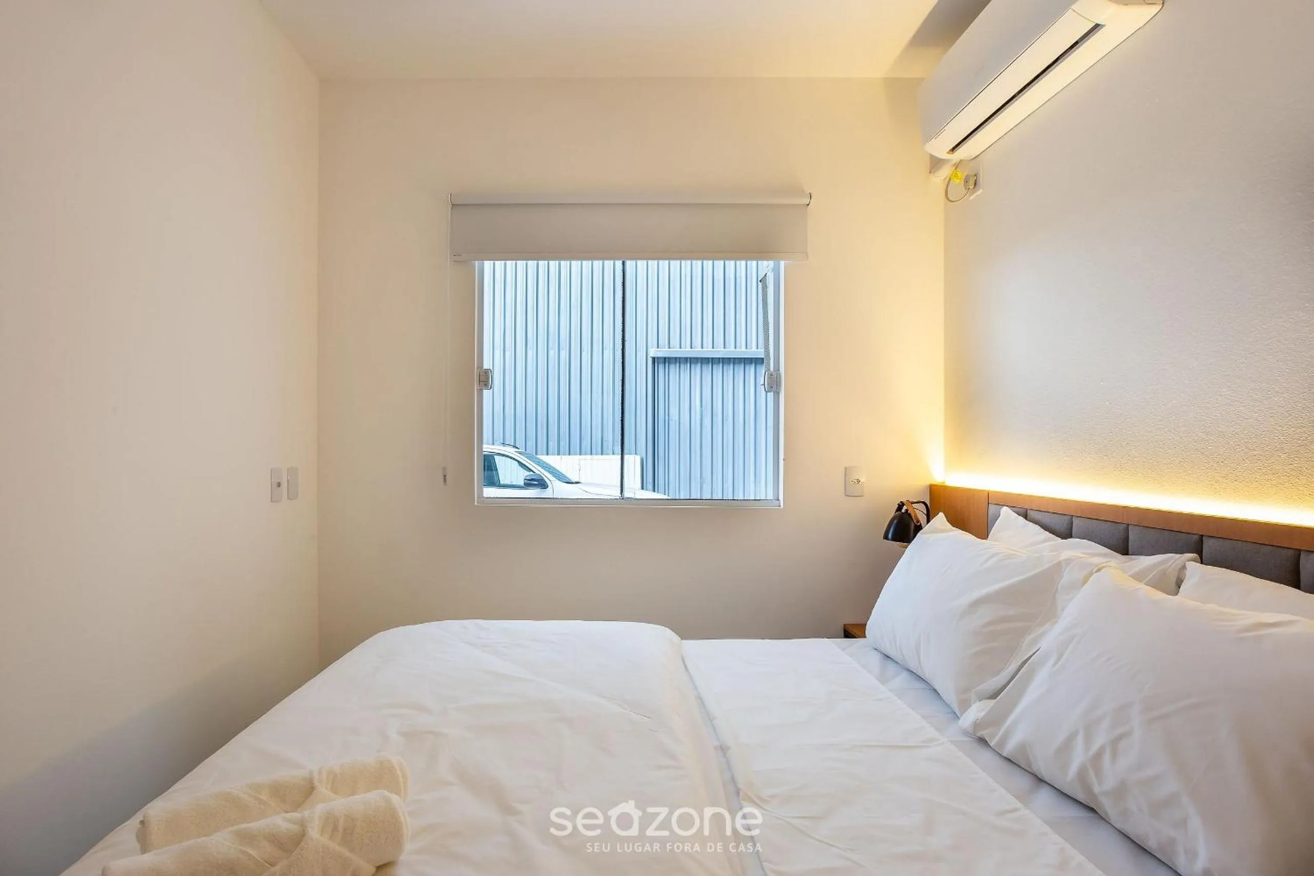 Bedroom, Bed in Apartamentos em Jurerê - JMA