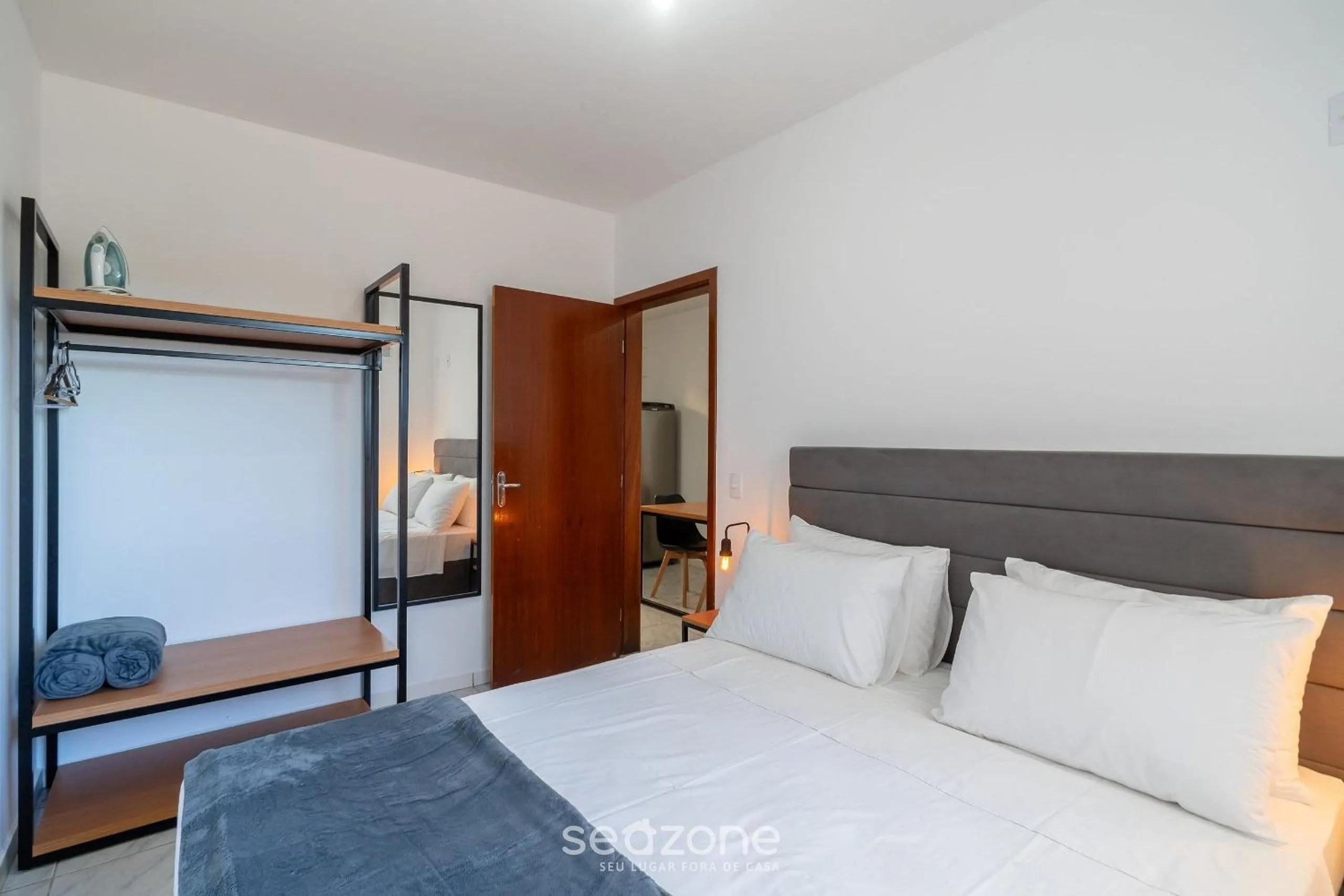 Bedroom, Bed in Apartamentos em Jurerê - JMA