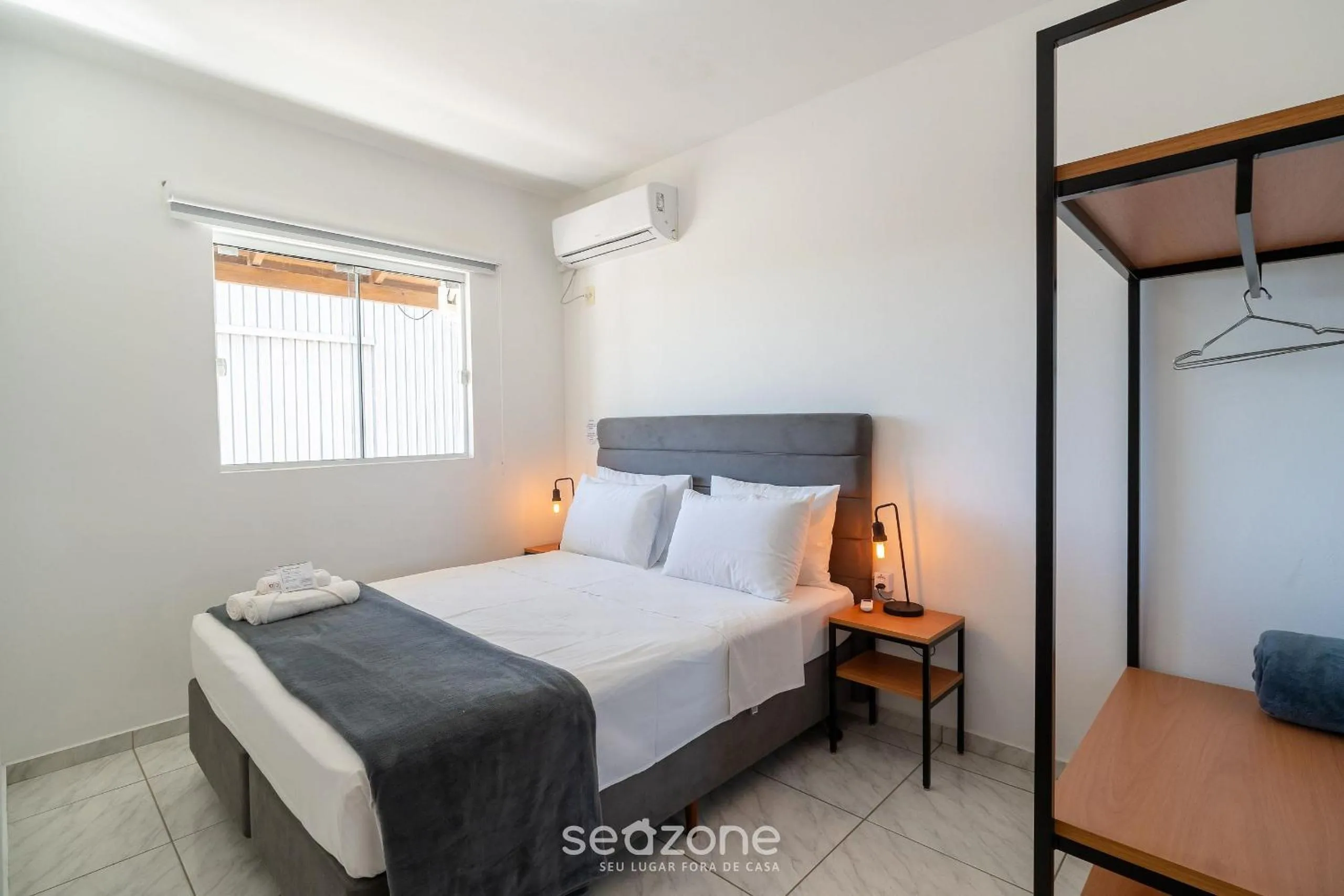 Bedroom, Bed in Apartamentos em Jurerê - JMA