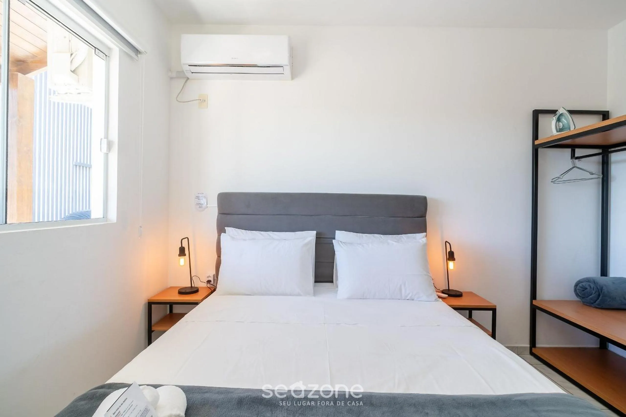 Bedroom, Bed in Apartamentos em Jurerê - JMA