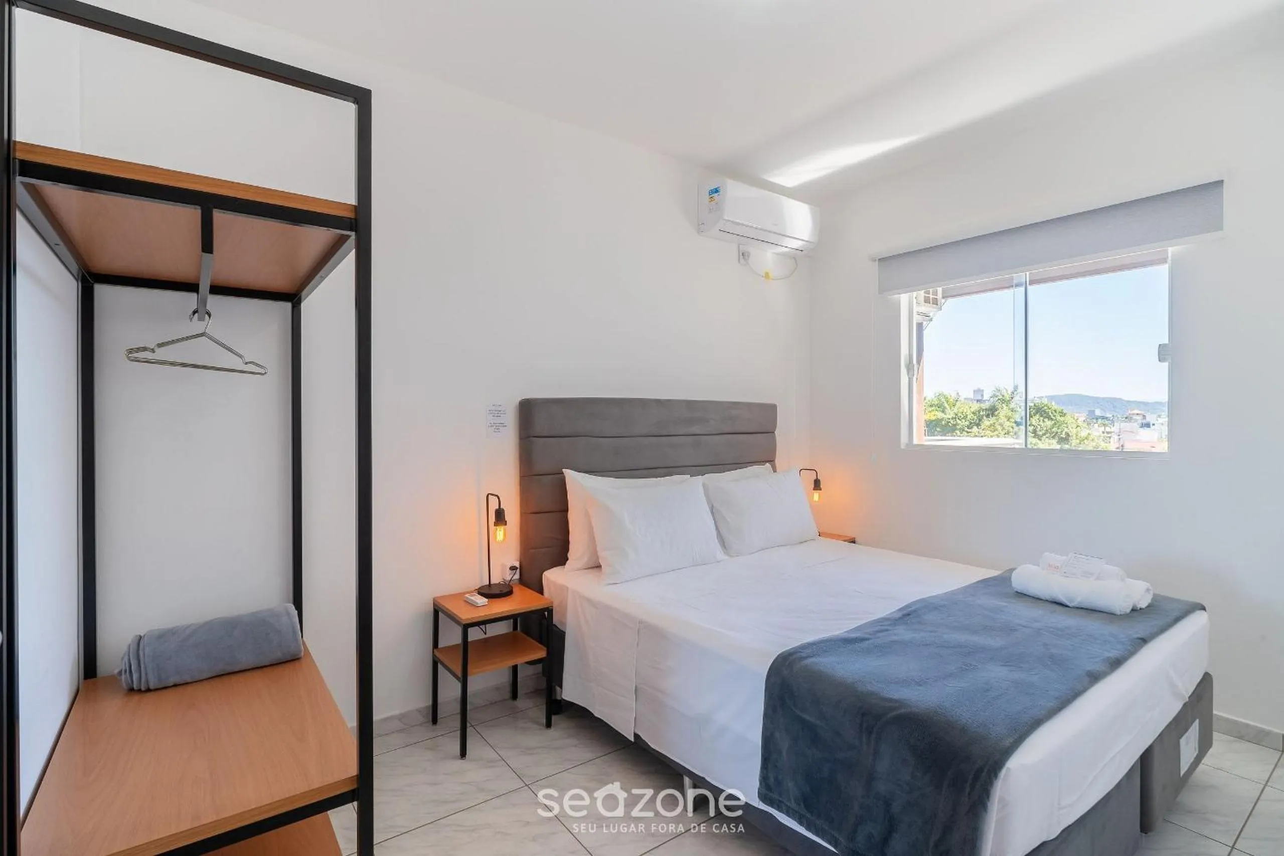 Bedroom, Bed in Apartamentos em Jurerê - JMA