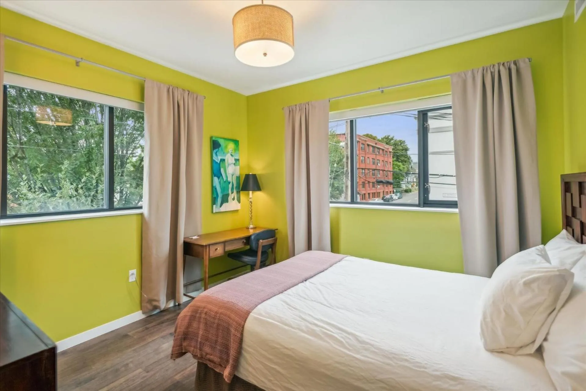 Bed in VioletSuitesPDX Boutique Hotel