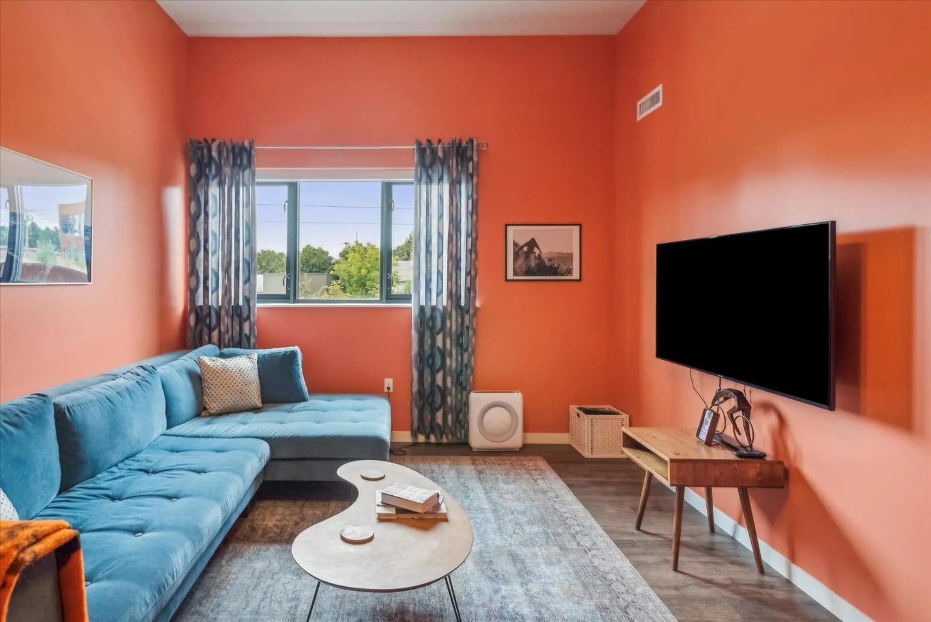 VioletSuitesPDX Boutique Hotel