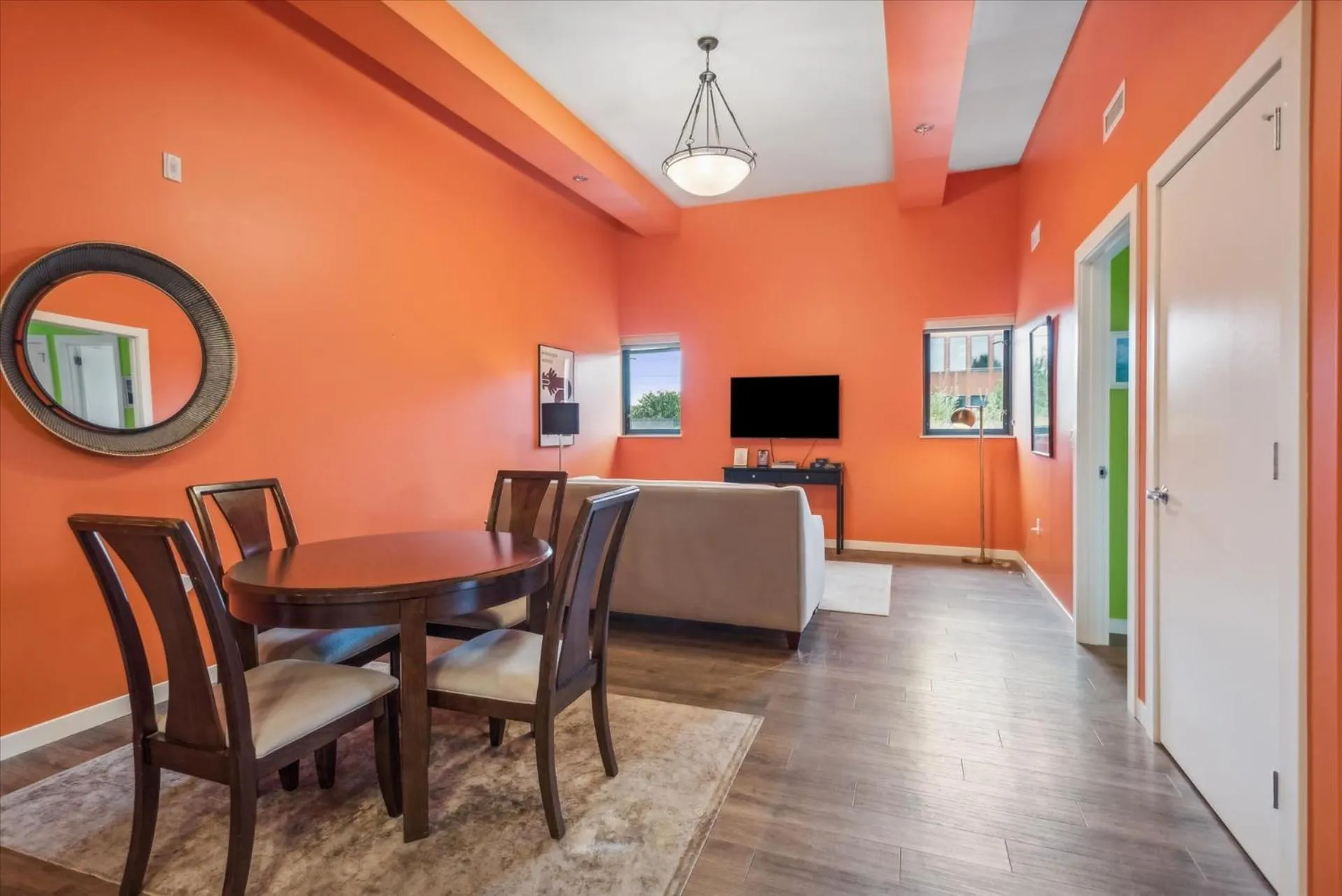 VioletSuitesPDX Boutique Hotel