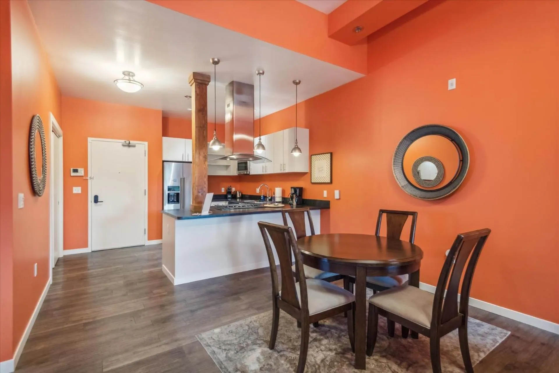 VioletSuitesPDX Boutique Hotel