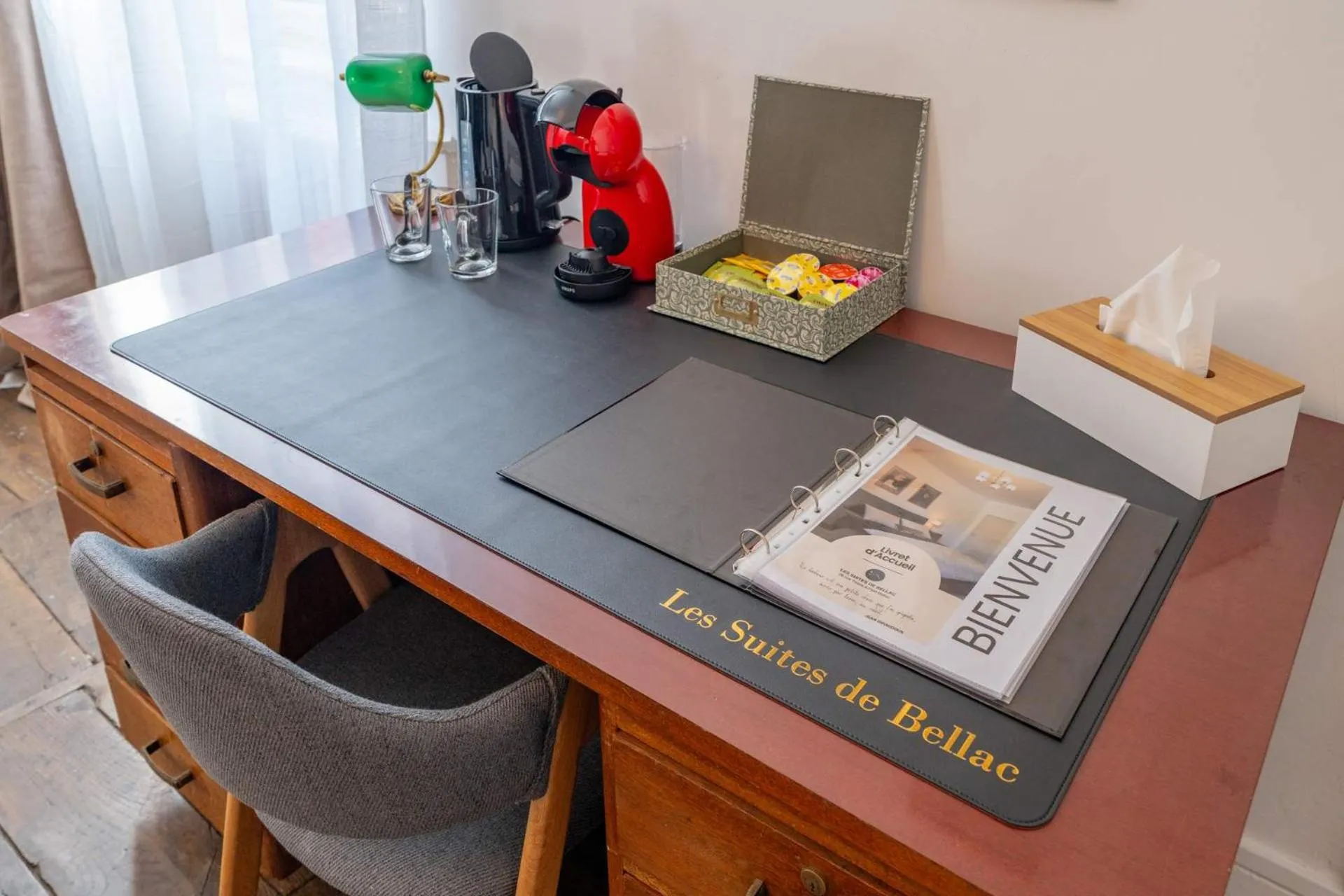 Seating area in Les Suites de Bellac