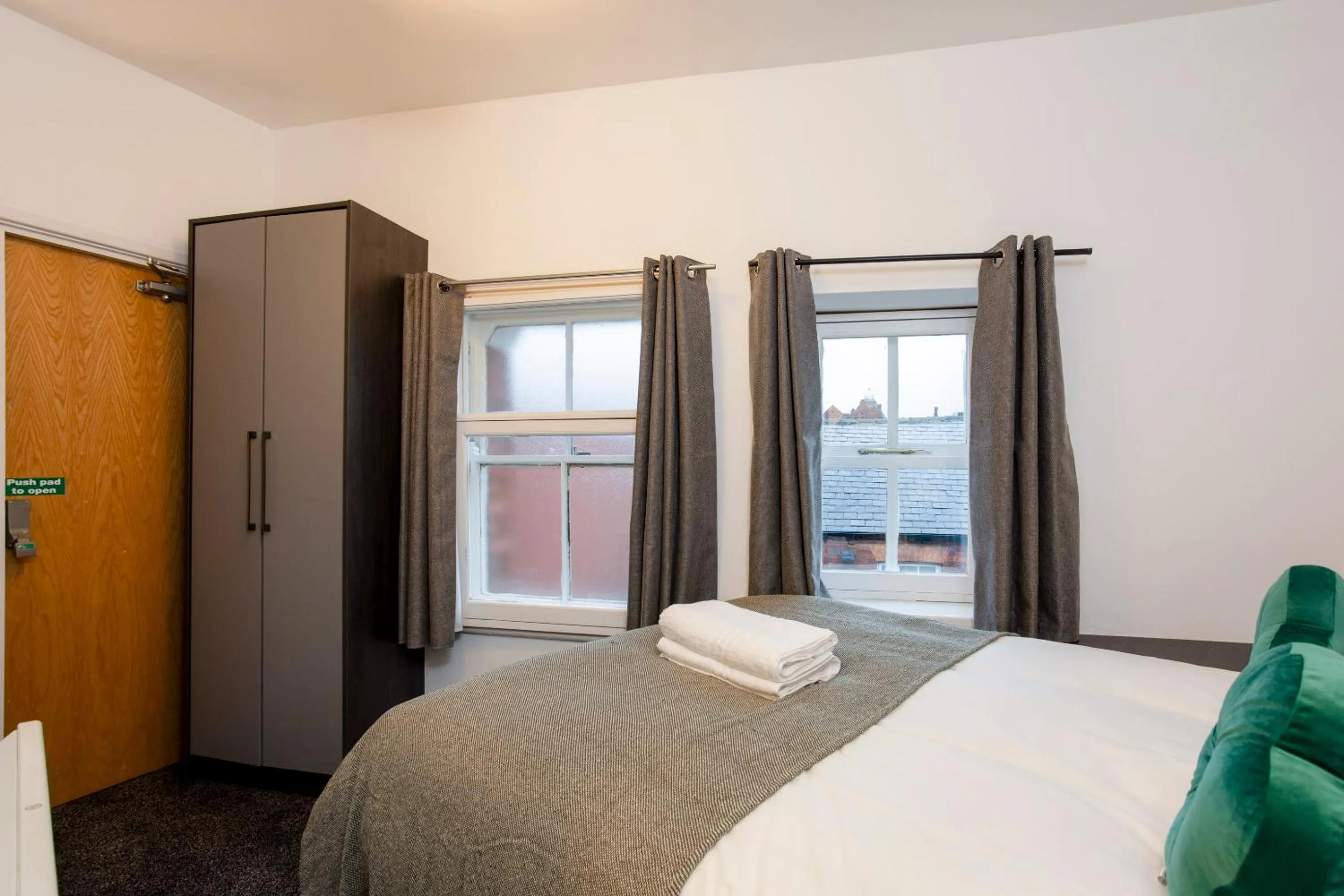Bedroom in Oxford Row Apartments, Leeds City Centre