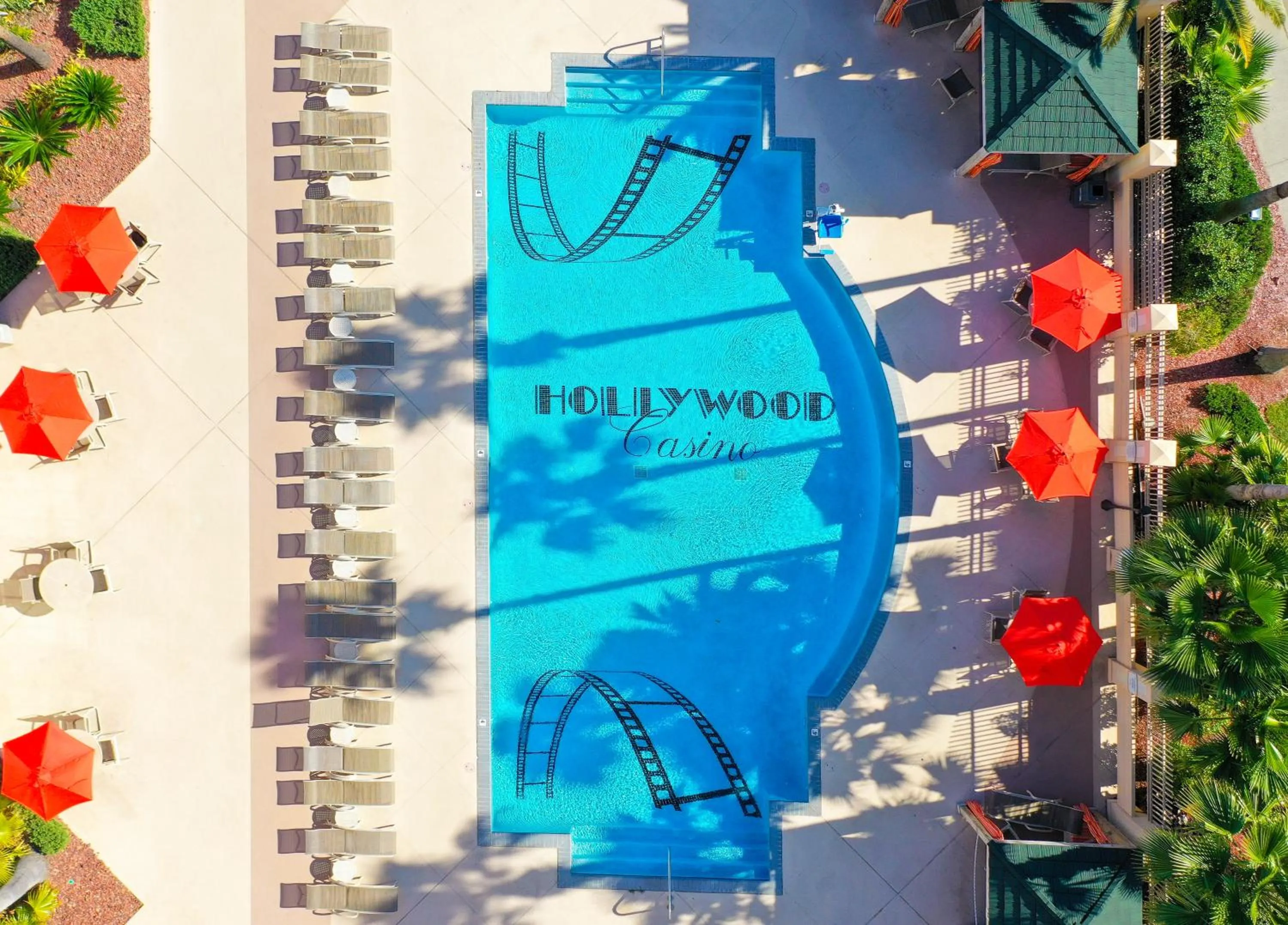 Swimming pool in Hollywood Casino Gulf Coast