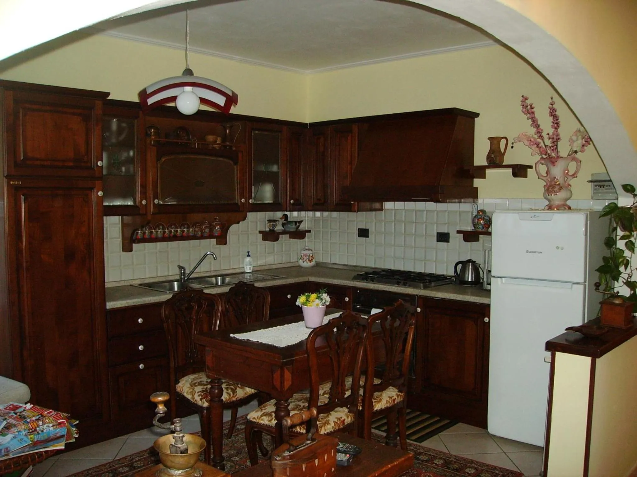 Communal kitchen in B&B Madonna della Neve