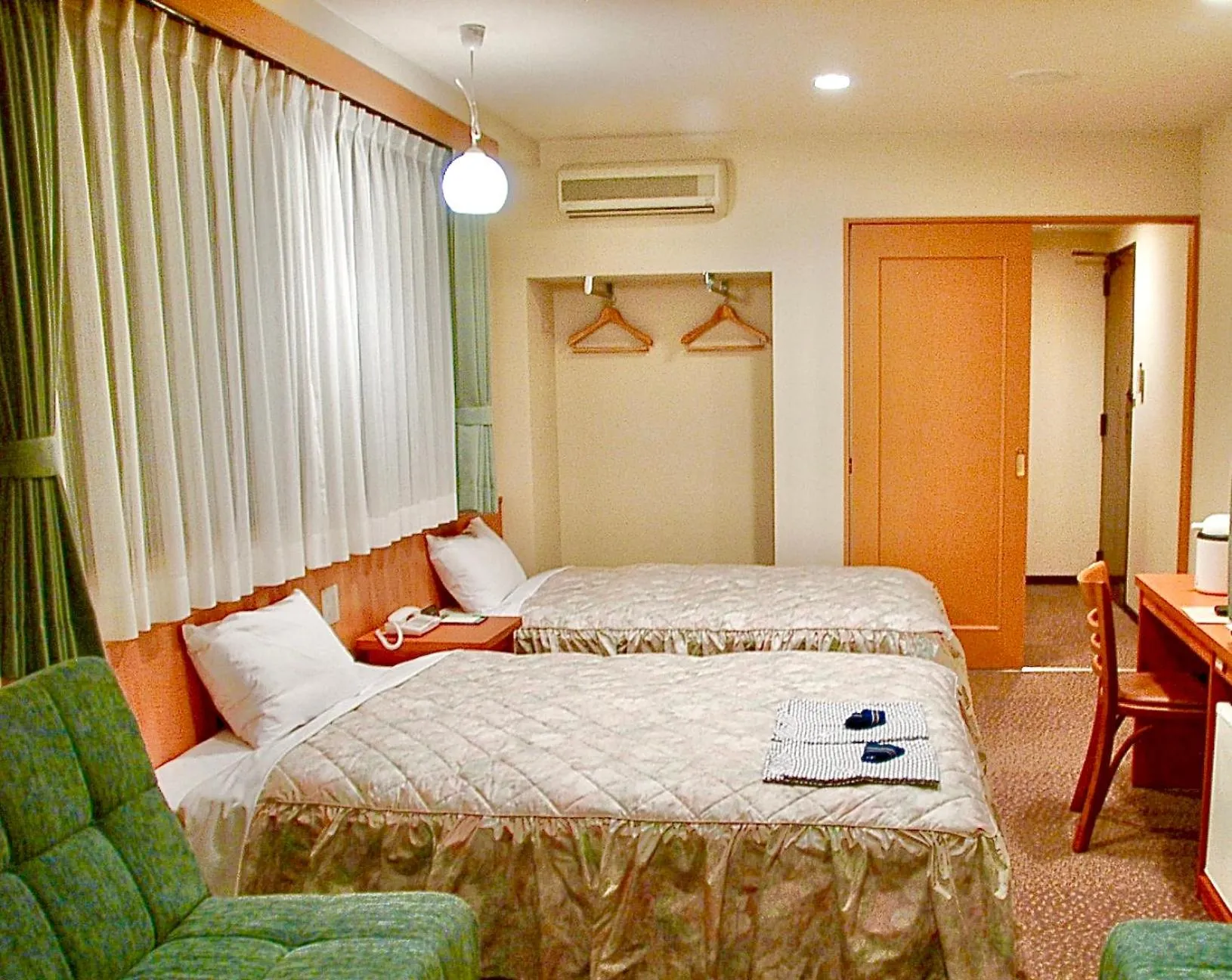 Bedroom, Bed in Yonago Universal Hotel