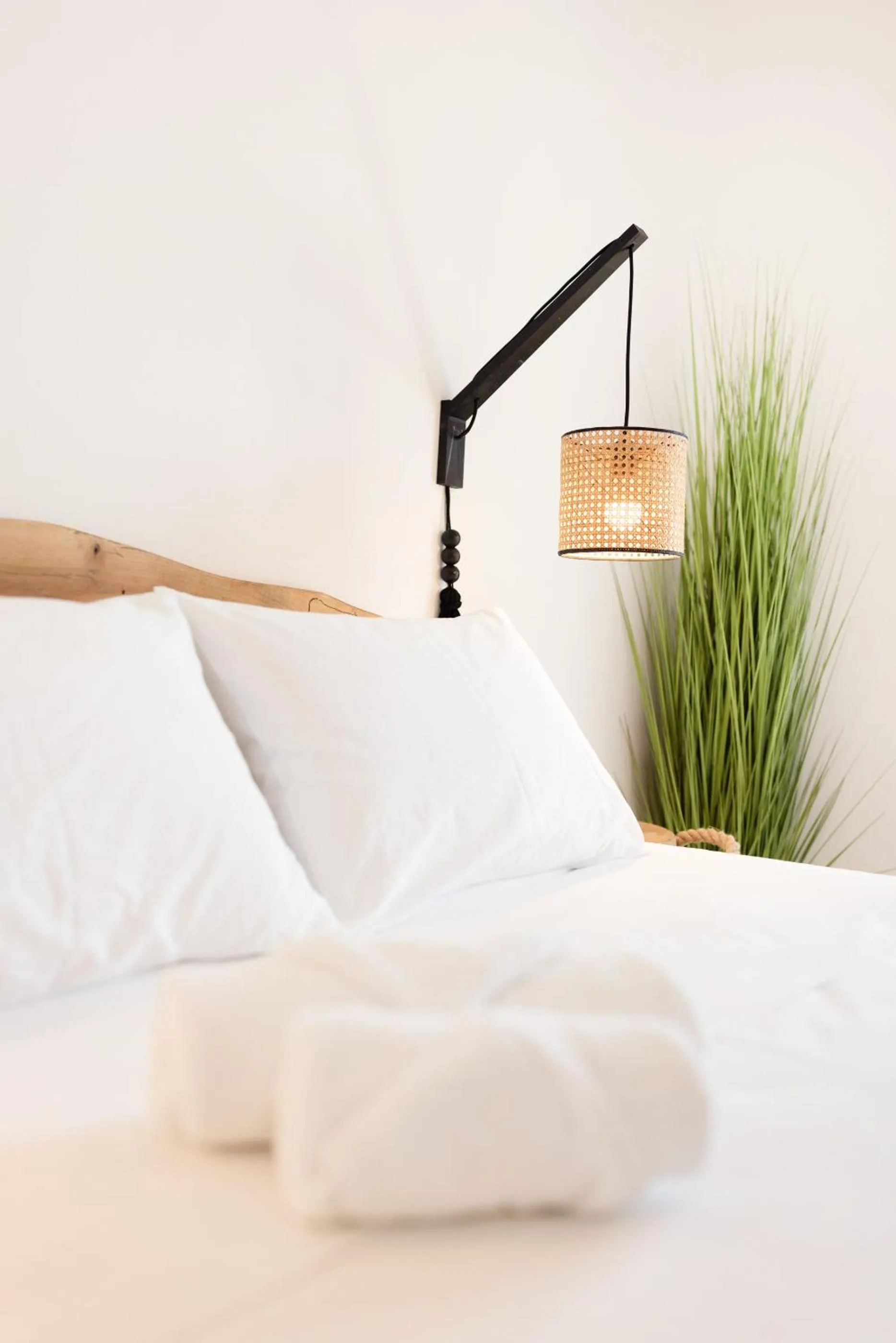 Decorative detail, Bed in Acoya Residences