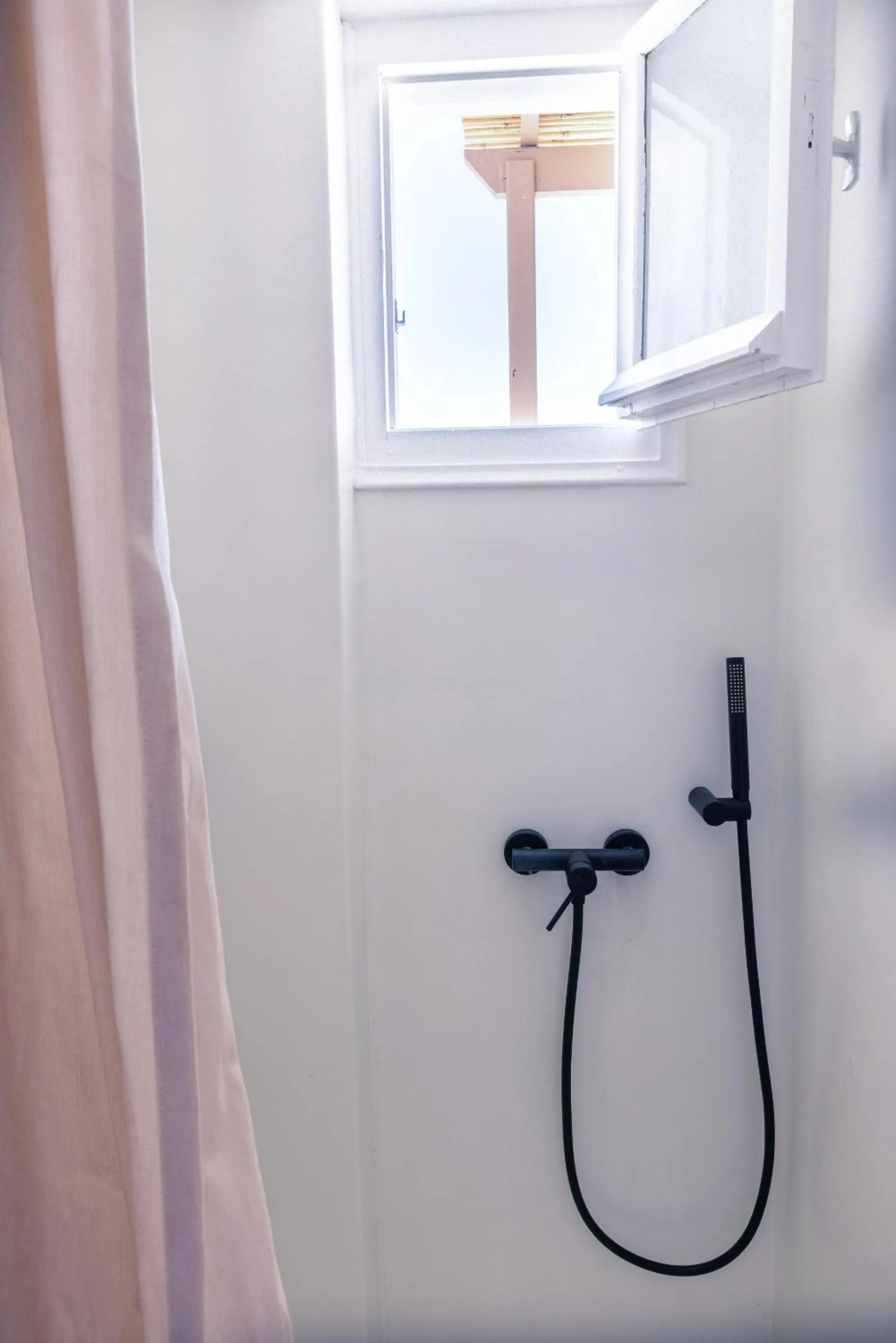 Shower in Acoya Residences