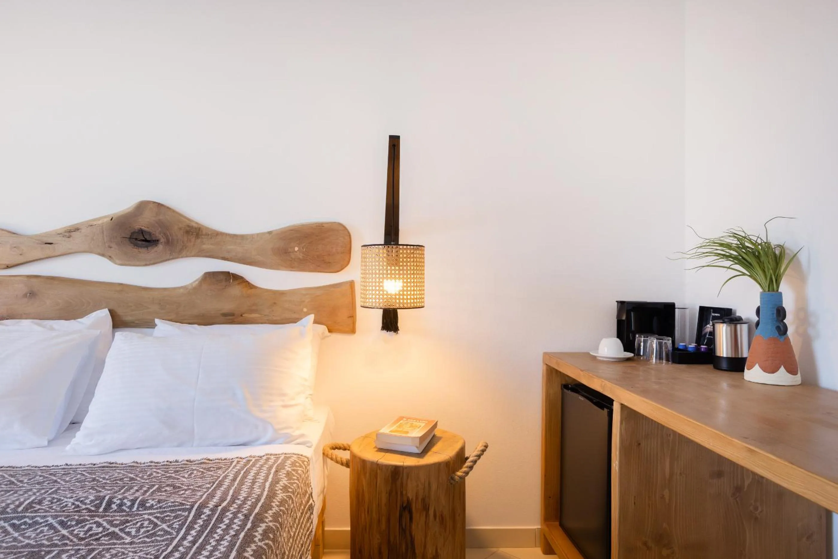 Decorative detail, Bed in Acoya Residences