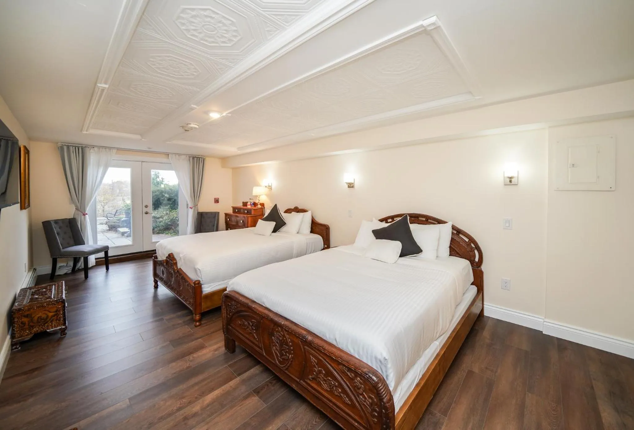 Bedroom, Bed in Niagara Grandview Boutique Hotel