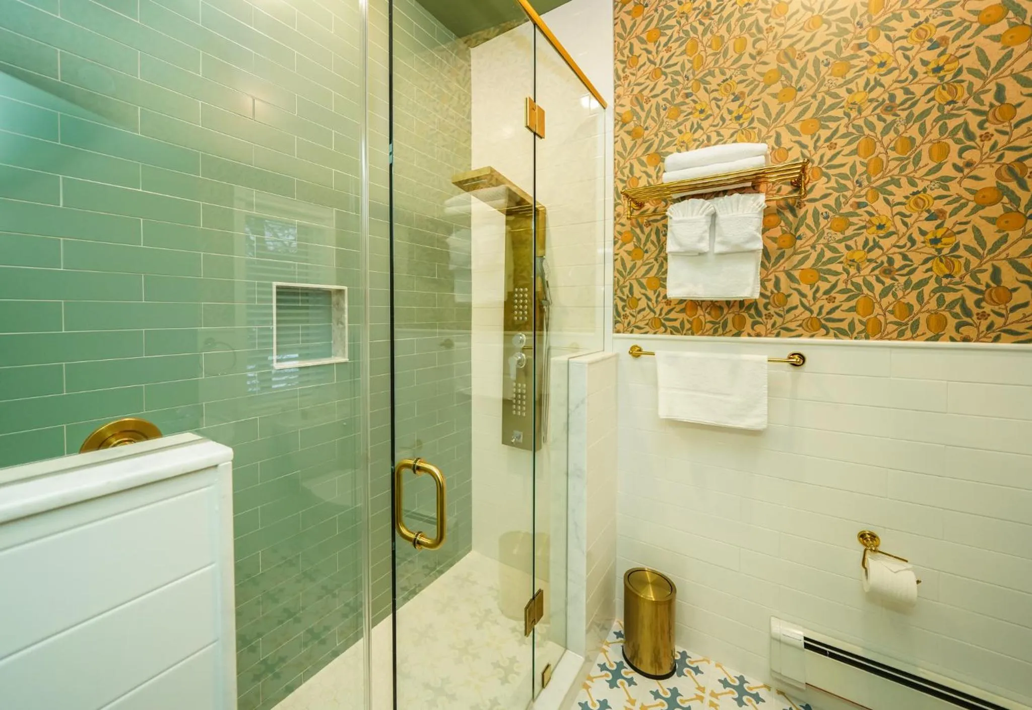 Shower in Niagara Grandview Boutique Hotel