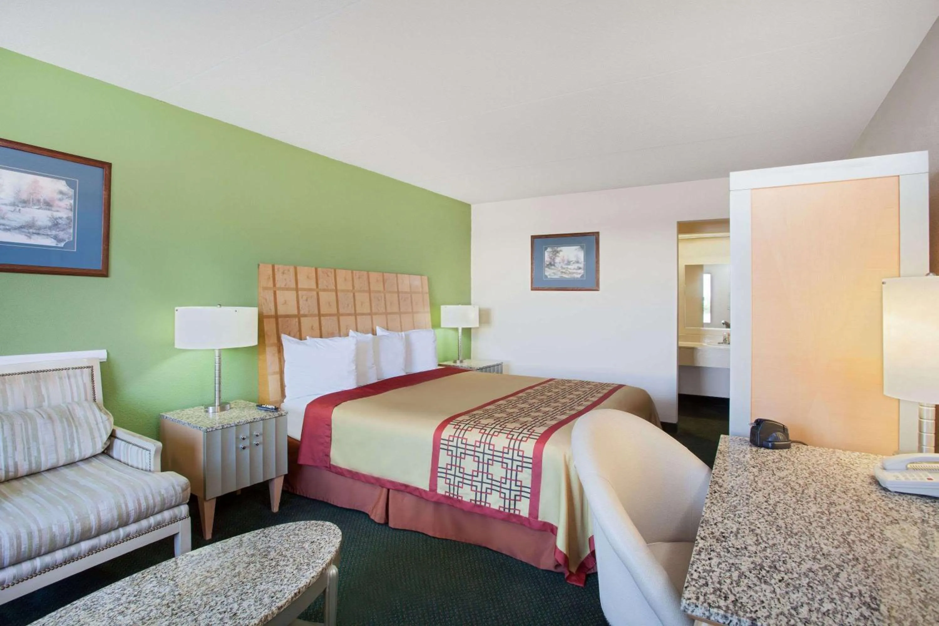 Photo of the whole room, Bed in Days Inn by Wyndham Greeneville