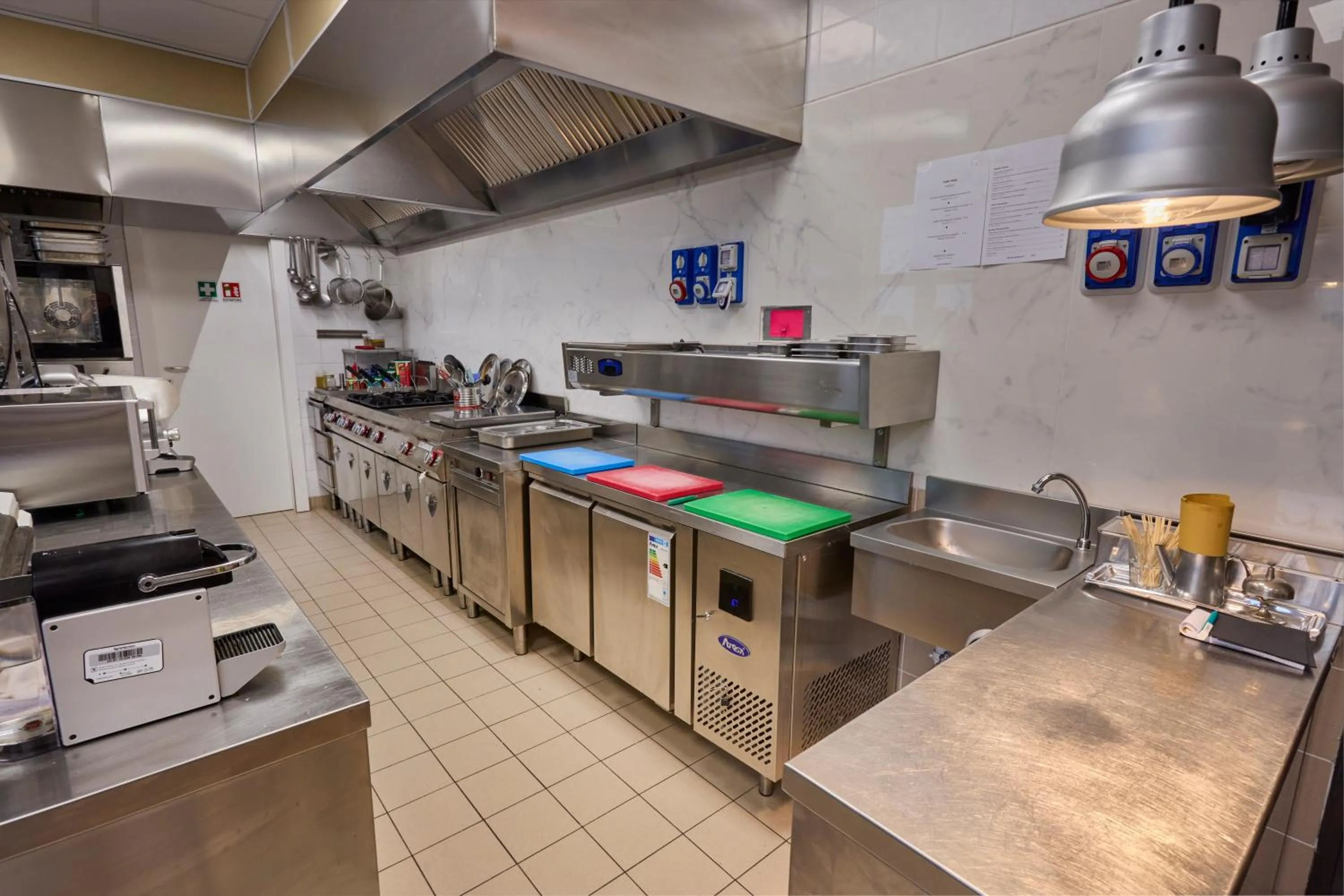 kitchen in Le Maginot Relais