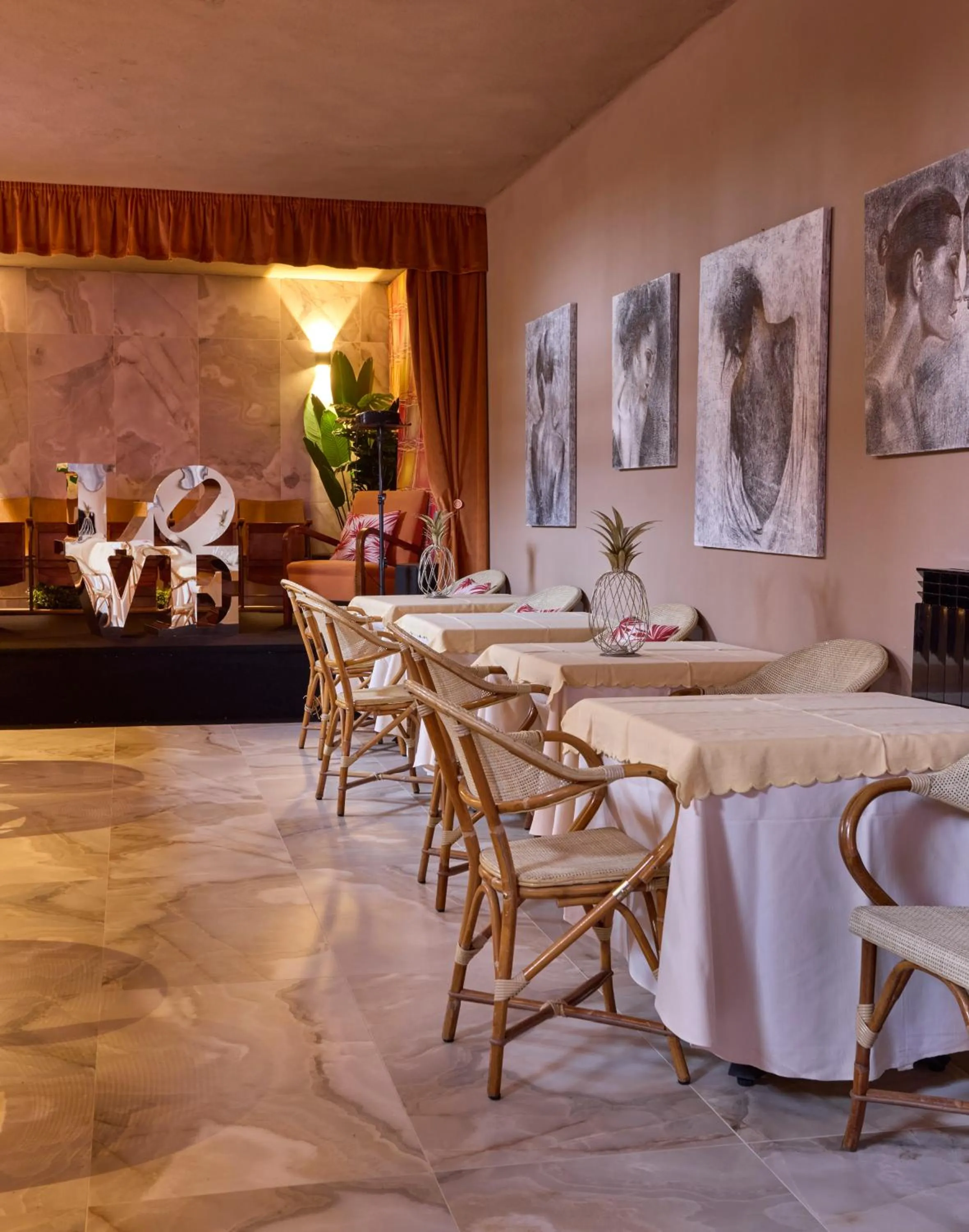 Restaurant/places to eat in Le Maginot Relais