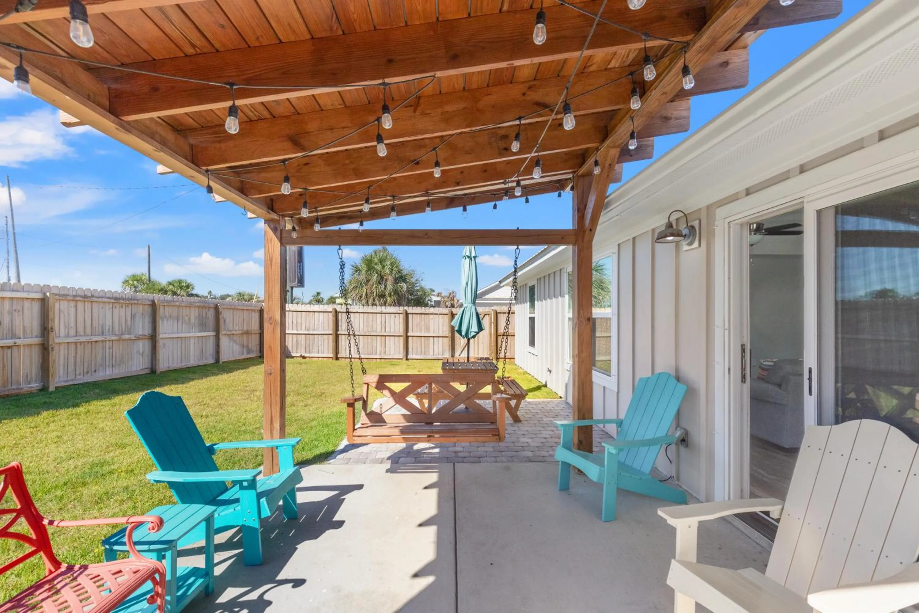 Coral Cabana - 3BD 2BA Home Close to Beach w/ optional Golf Cart!