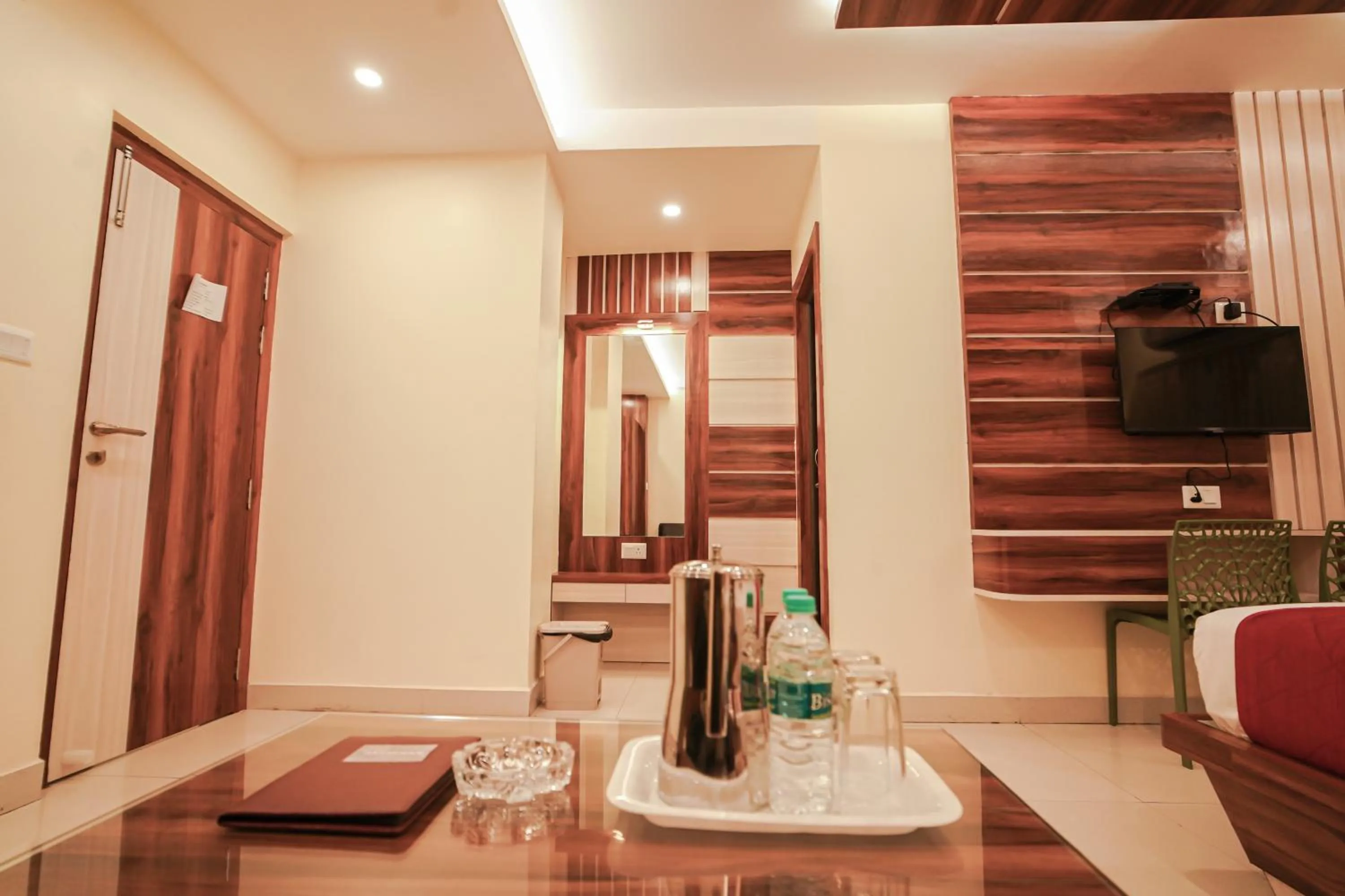 TV and multimedia in HOTEL ALLISHAN !! Couple Friendly Hotel Near Science City !!