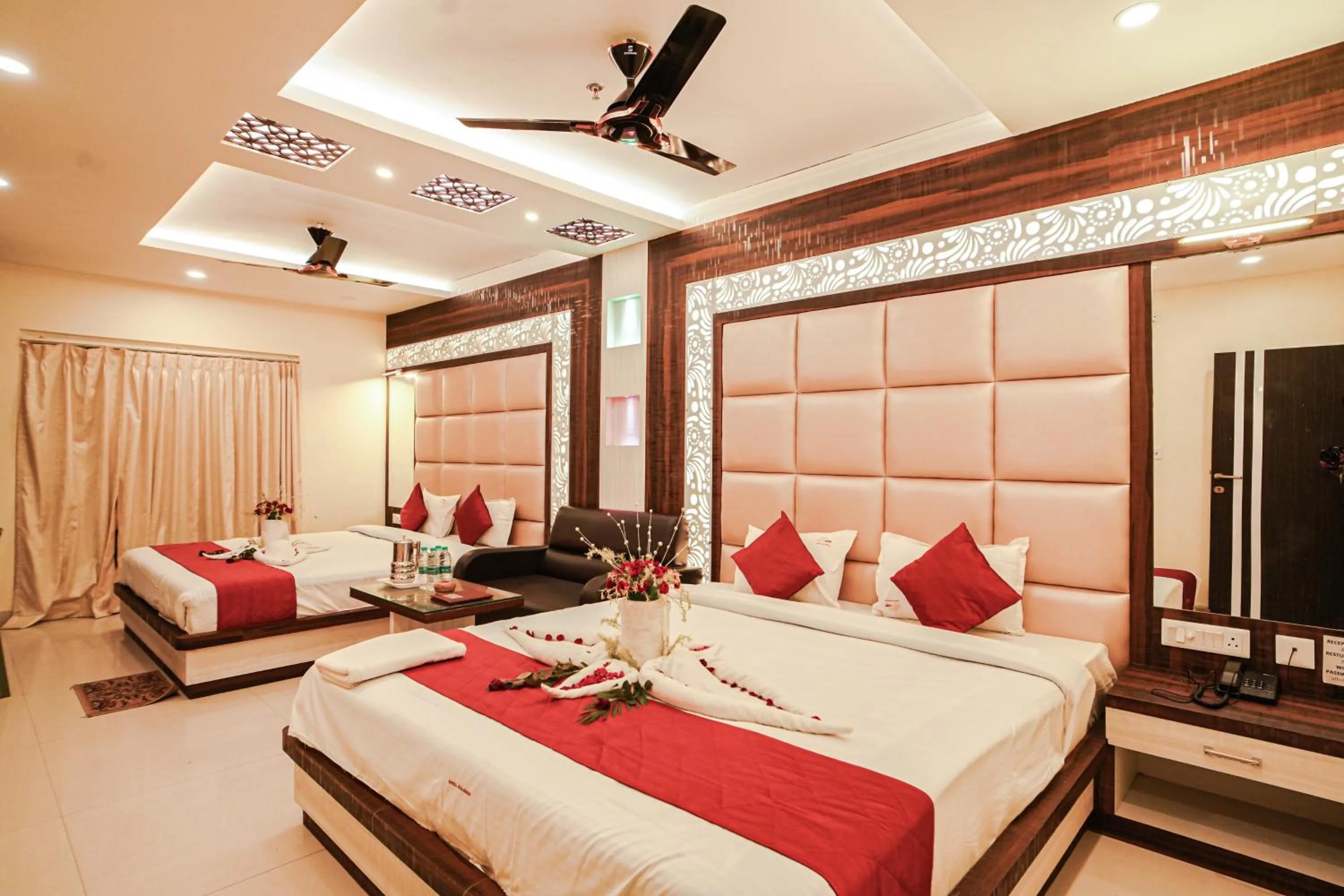 Bed in HOTEL ALLISHAN !! Couple Friendly Hotel Near Science City !!