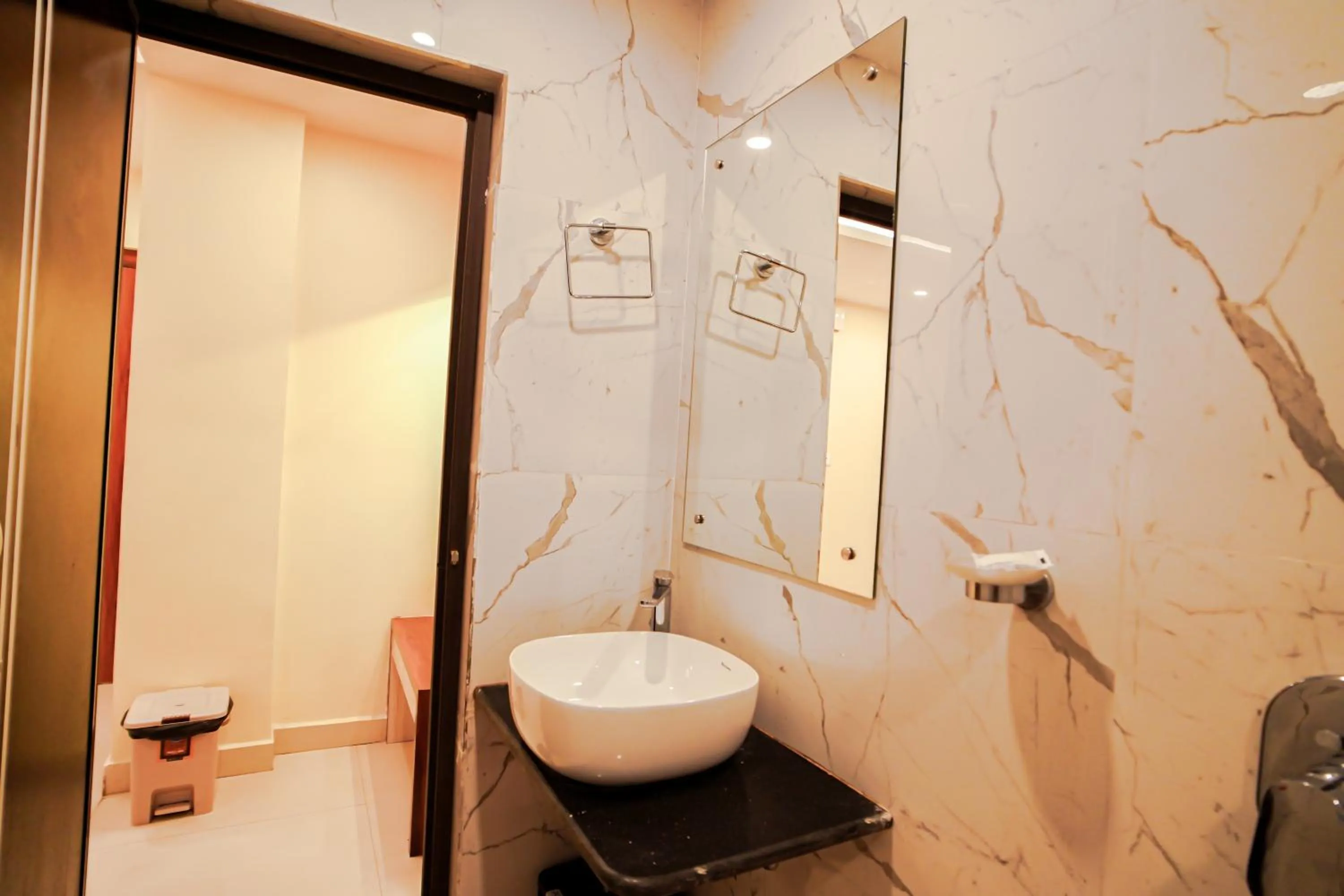 Shower in HOTEL ALLISHAN !! Couple Friendly Hotel Near Science City !!