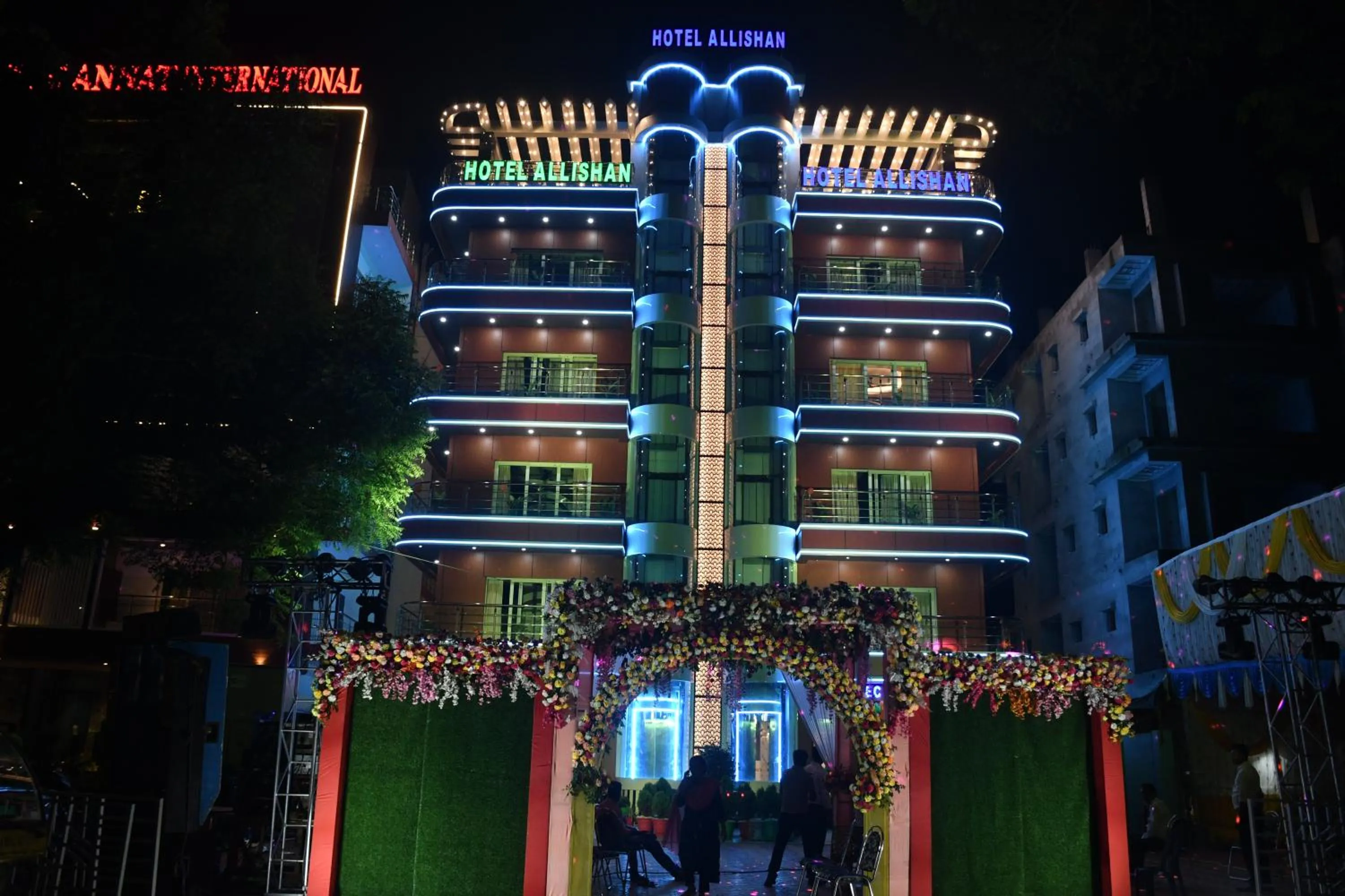 Property building in HOTEL ALLISHAN !! Couple Friendly Hotel Near Science City !!