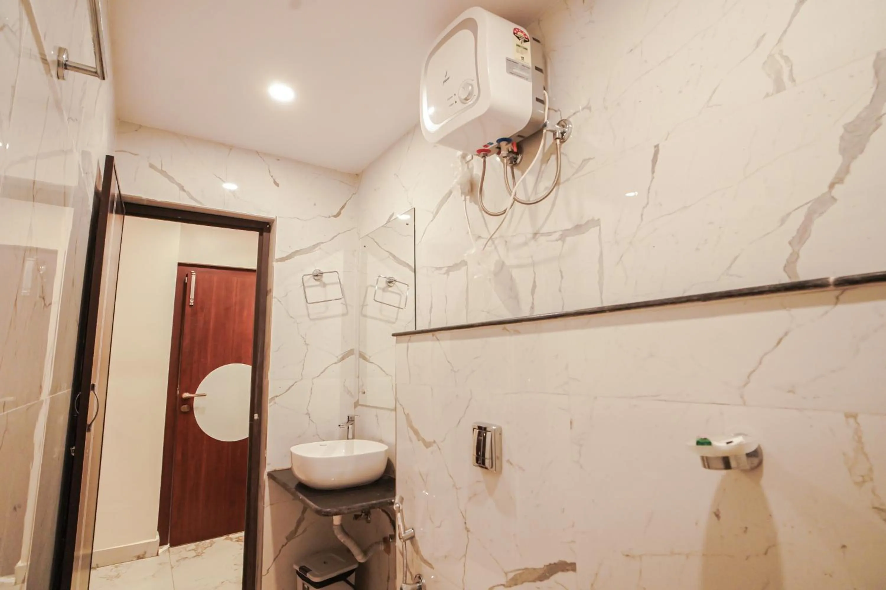 Shower in HOTEL ALLISHAN !! Couple Friendly Hotel Near Science City !!