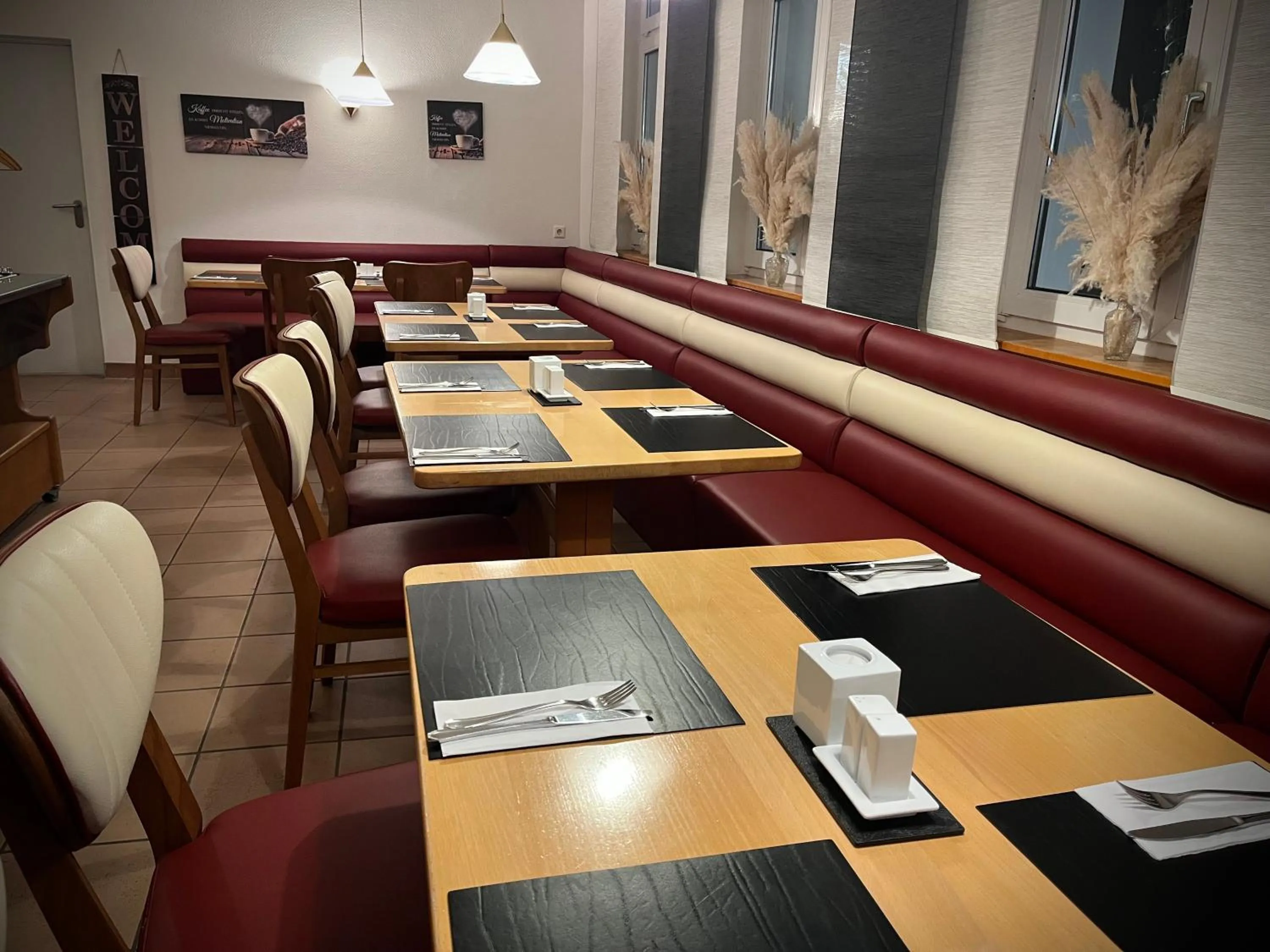 Restaurant/places to eat in Hotel zu den Linden