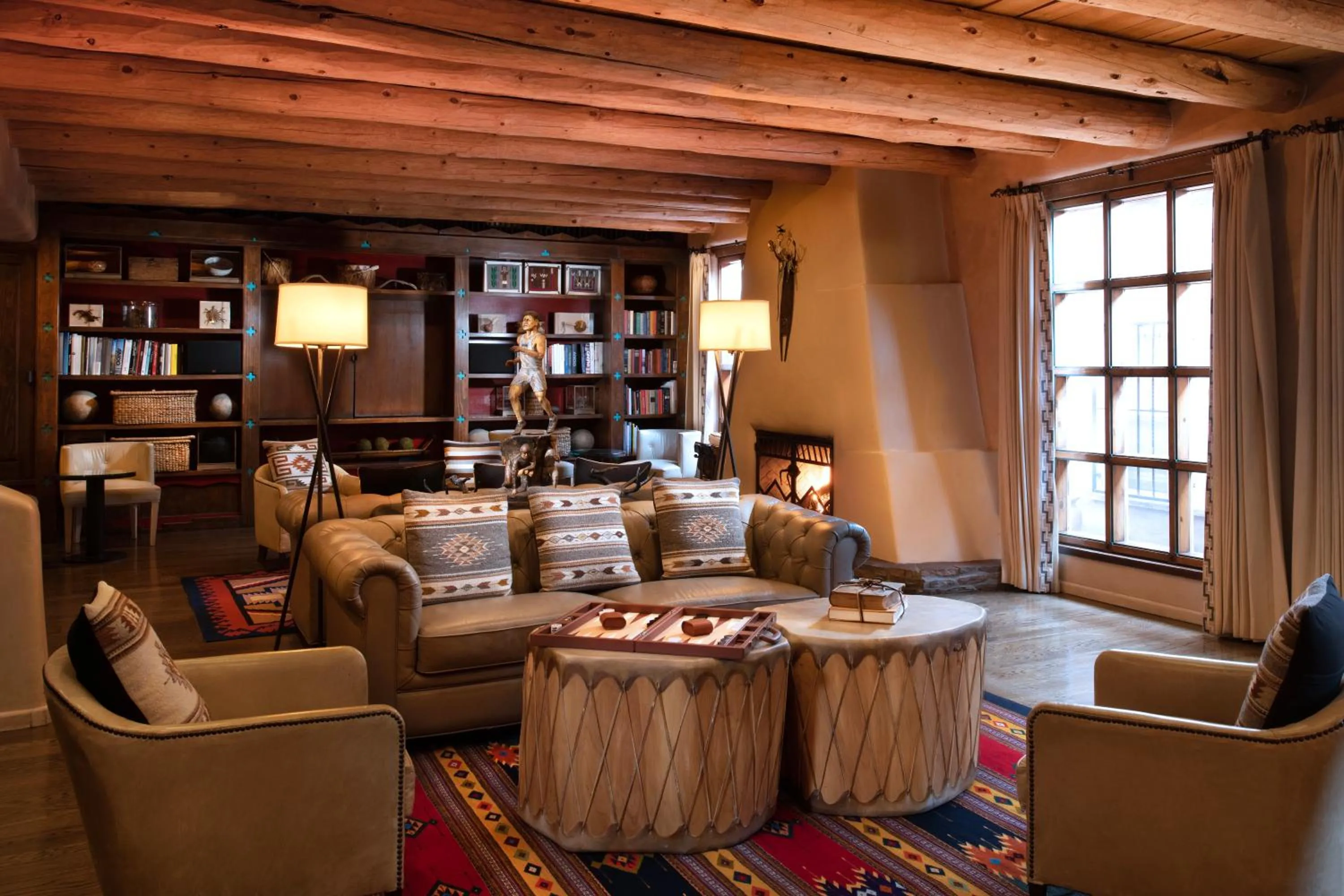 Living room in Rosewood Inn of the Anasazi