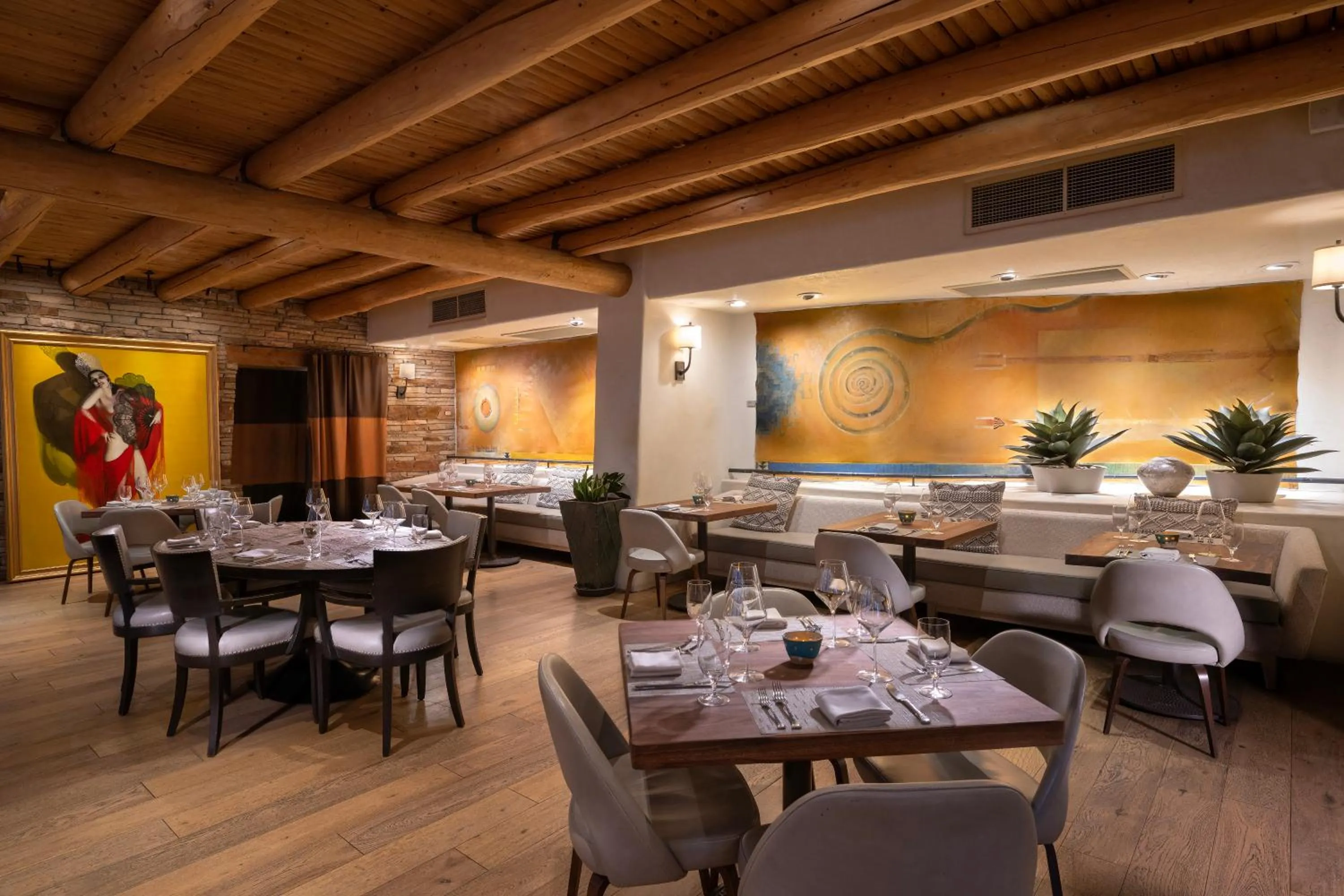 Restaurant/places to eat in Rosewood Inn of the Anasazi